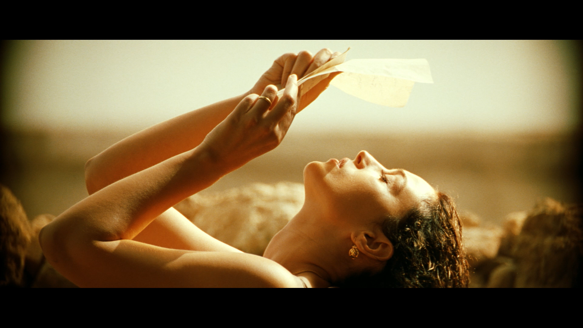 西西里的美丽传说/玛莲娜/玛琳娜[韩版原盘/未删减版][DIY国配+简繁+简繁英双语字幕].Malèna.2000.UNCUT.Blu-ray.1080p.AVC.DTS-HD.MA.5.1-IWUBEN@OurBits 36.45GB-11.png