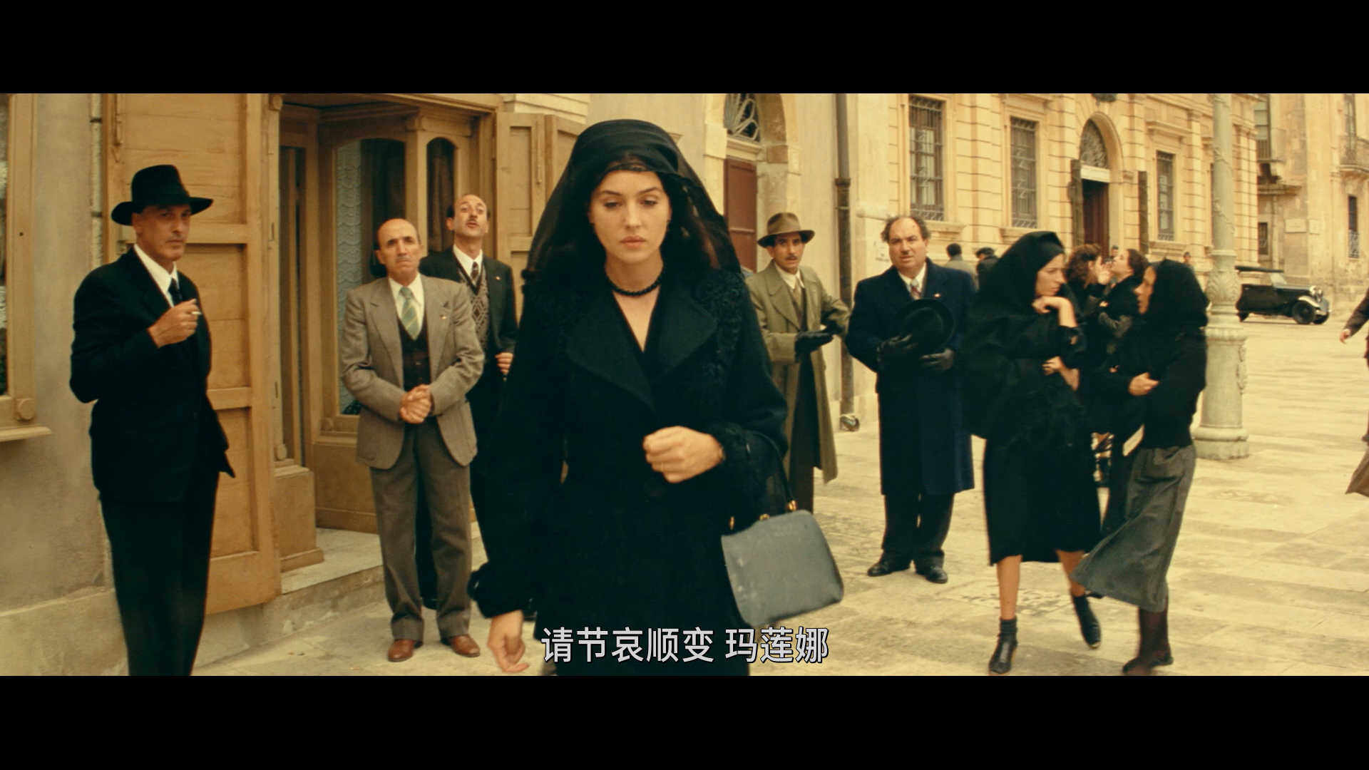 西西里的美丽传说/玛莲娜/玛琳娜[韩版原盘/未删减版][DIY国配+简繁+简繁英双语字幕].Malèna.2000.UNCUT.Blu-ray.1080p.AVC.DTS-HD.MA.5.1-IWUBEN@OurBits 36.45GB-15.png