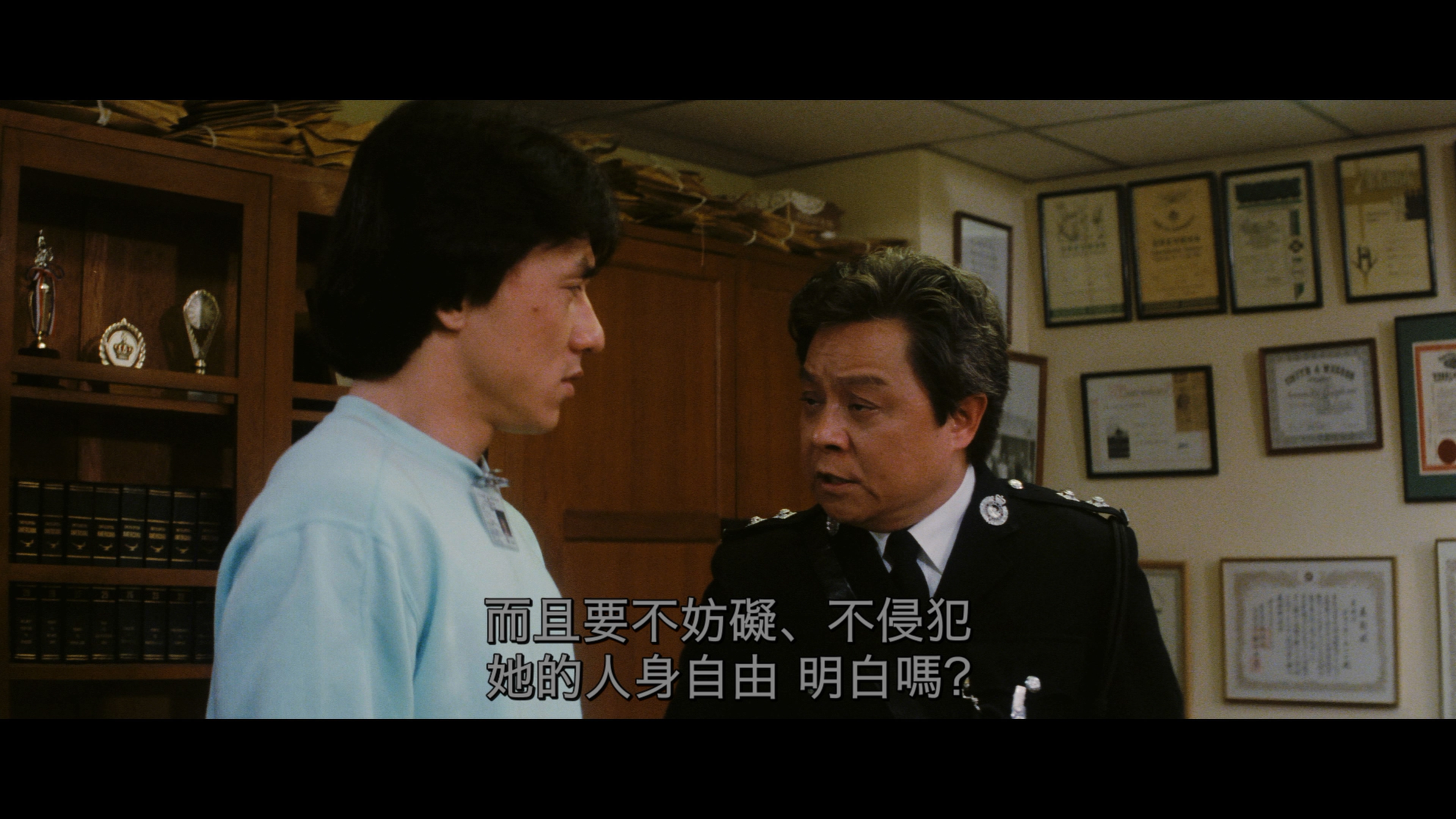 警察故事三部合集 [内封国粤双配音轨/简繁中英字幕/瘦身版原盘].The.Police.Story.Trilogy.1985-1992.2160p.UHD.Blu-ray.HEVC.DTS-HD.MA.5.1-TAG 203.93GB-7.jpg