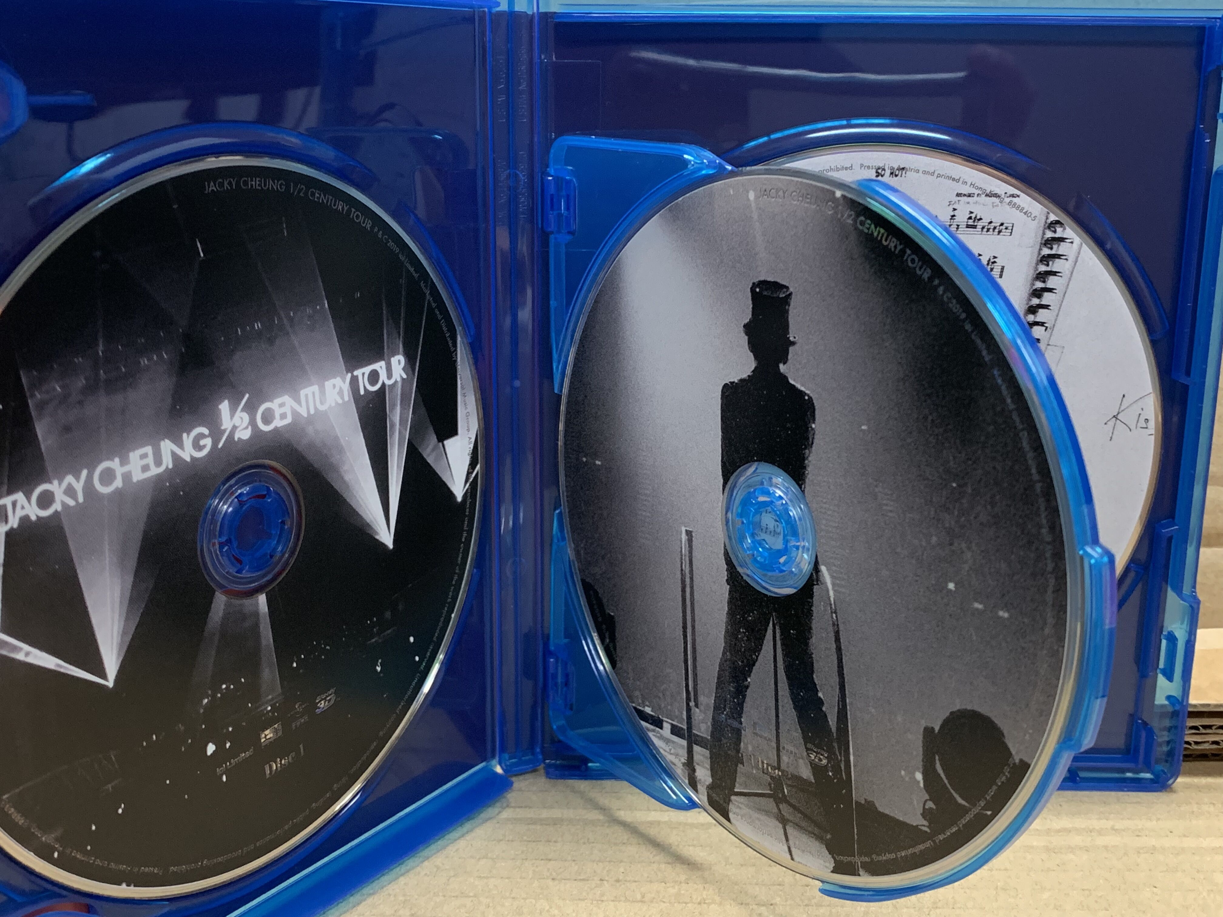 张学友1/2世纪演唱会3D蓝光版 [华语乐坛首度 3D Live 全程拍摄].Half.Century.Tour.Jacky.Cheung.2010-2015.3D.BluRay.1080p.AVC.DTS-HD.MA5.1-TAG 87.46GB-3.jpg
