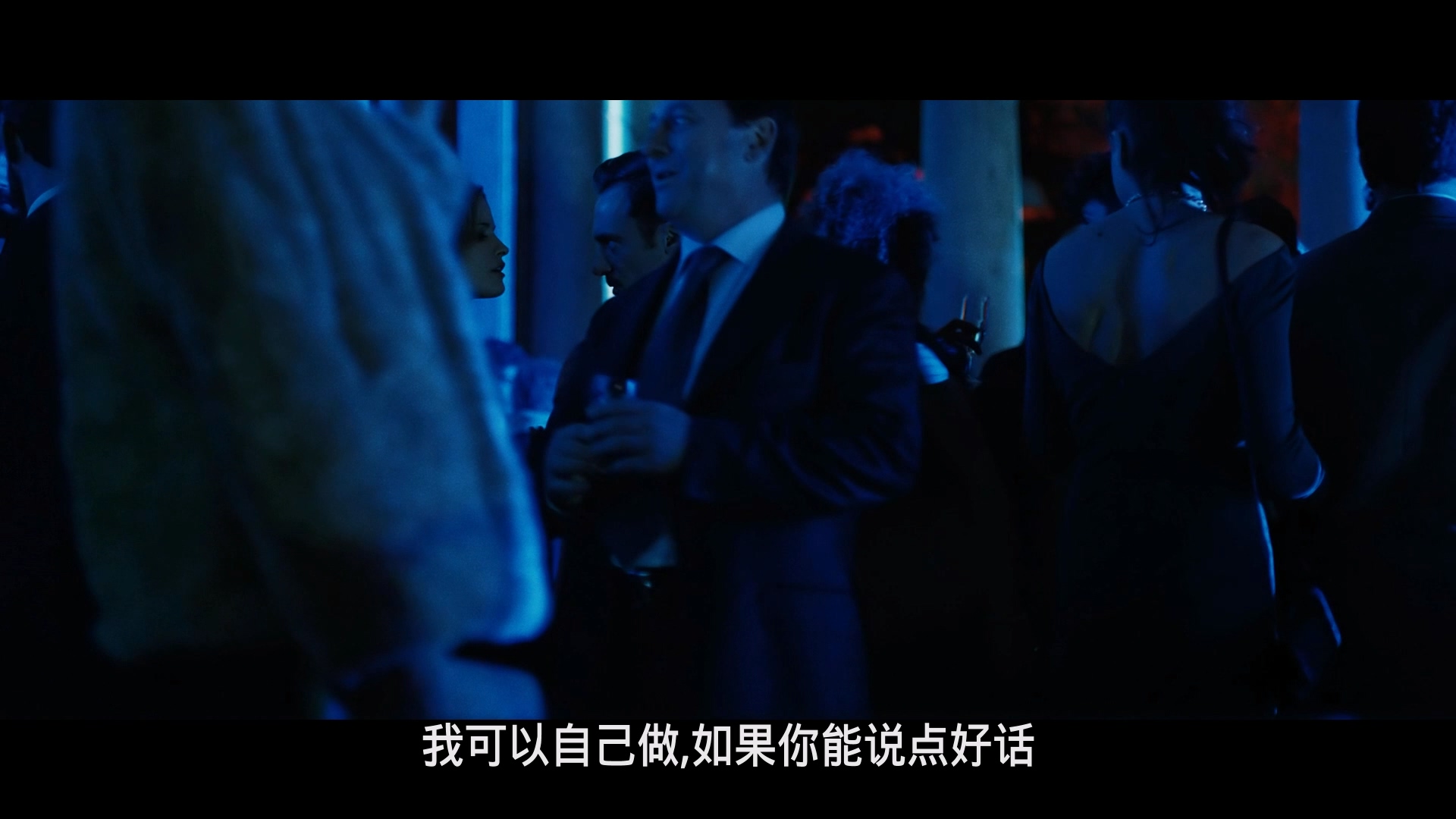 致命信条/血色罗马(港)/苏博拉 [DIY 简繁|双语字幕].Suburra.2015.1080p.Bluray.AVC.DTS-HD.MA.5.1-TAG 40.92GB-3.jpeg