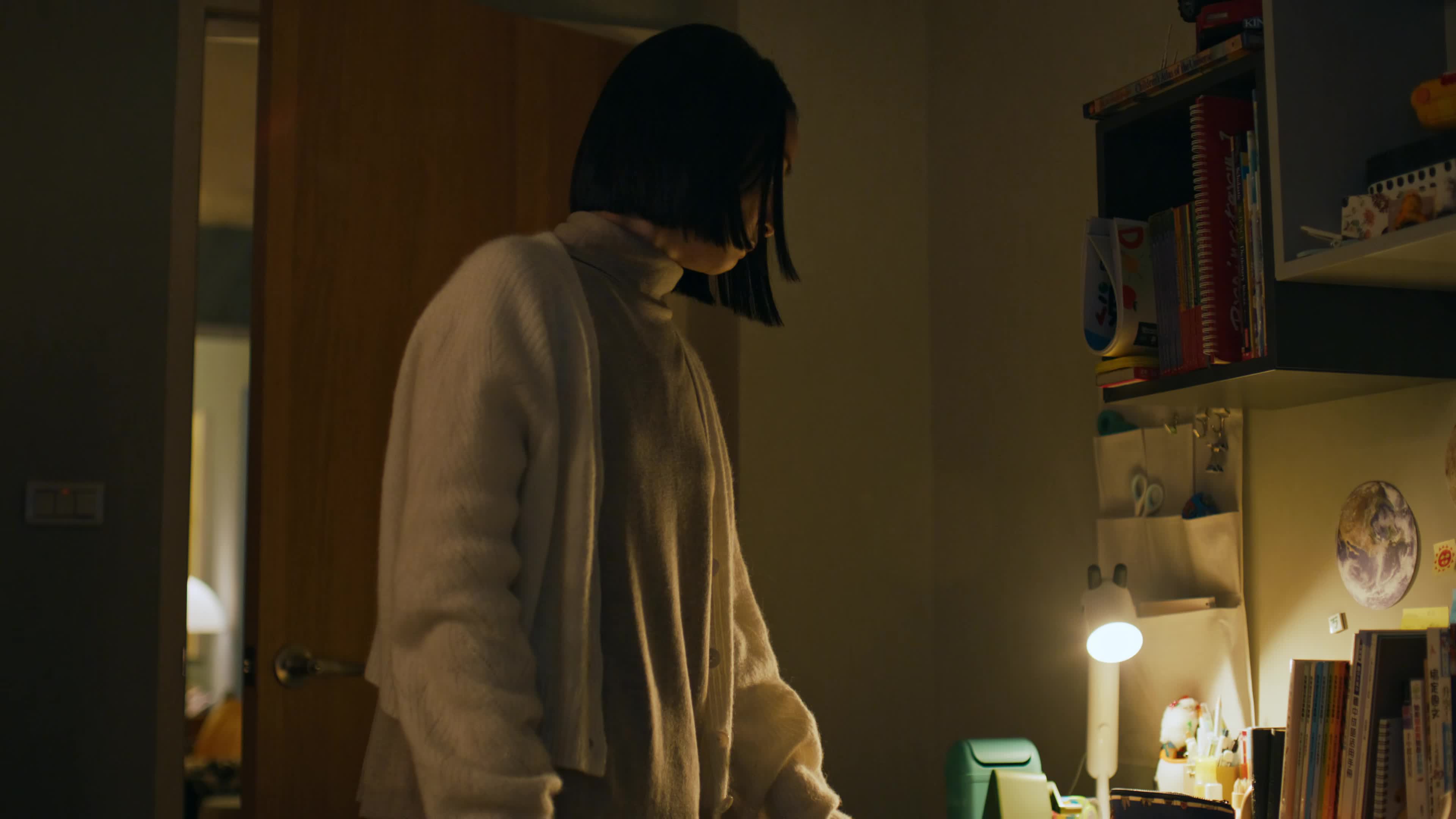 不够善良的我们/彼岸有花 [第1-2集][国语/内封中文软字幕].Imperfect.Us.S01.2024.2160p.WEB-DL.DDP2.0.H265-TAG-5.jpg