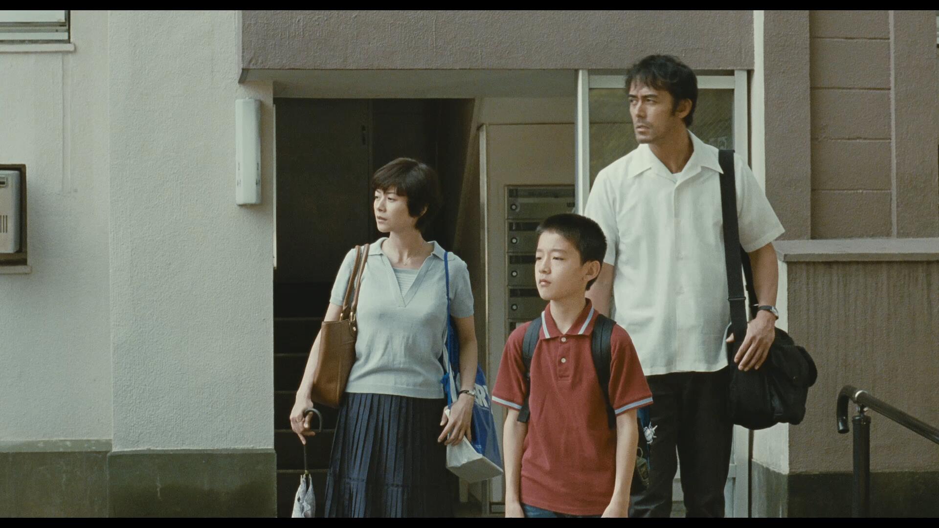 比海更深 / 比海还深(港/台) [英版原盘 DIY官译简繁字幕].AFTER.THE.STORM.2016.1080p.GBR.Blu-ray.AVC.DTS-HD.MA.5.1-TAG 43.52GB-12.jpg