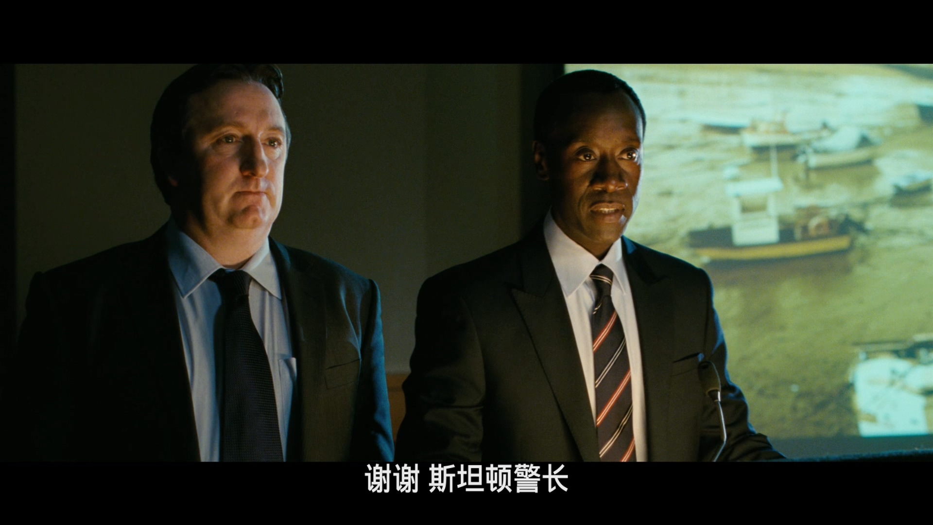 国民警卫队/守卫/看守员/坏守卫 [DIY 央视国语/国配中字].The.Guard.2011.1080p.GER.Blu-ray.AVC.DTS-HD.MA.5.1-TAG 22.58GB-5.jpg