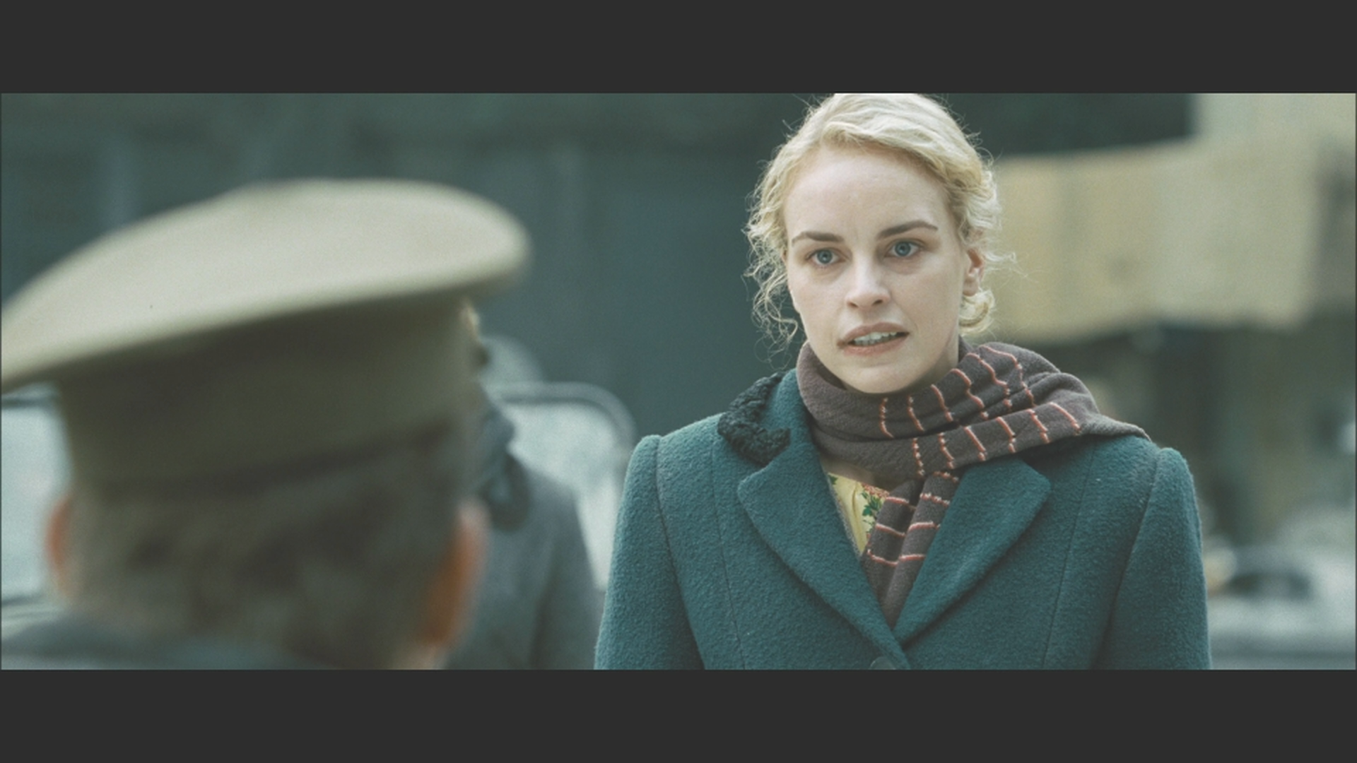 柏林的女人 [DIY简繁英双语字幕].Anonyma.-.Eine.Frau.in.Berlin.AKA.A.Woman.in.Berlin.2008.Blu-ray.1080p.AVC.DTS-HD.MA.5.1-TAG 22.77GB-6.png
