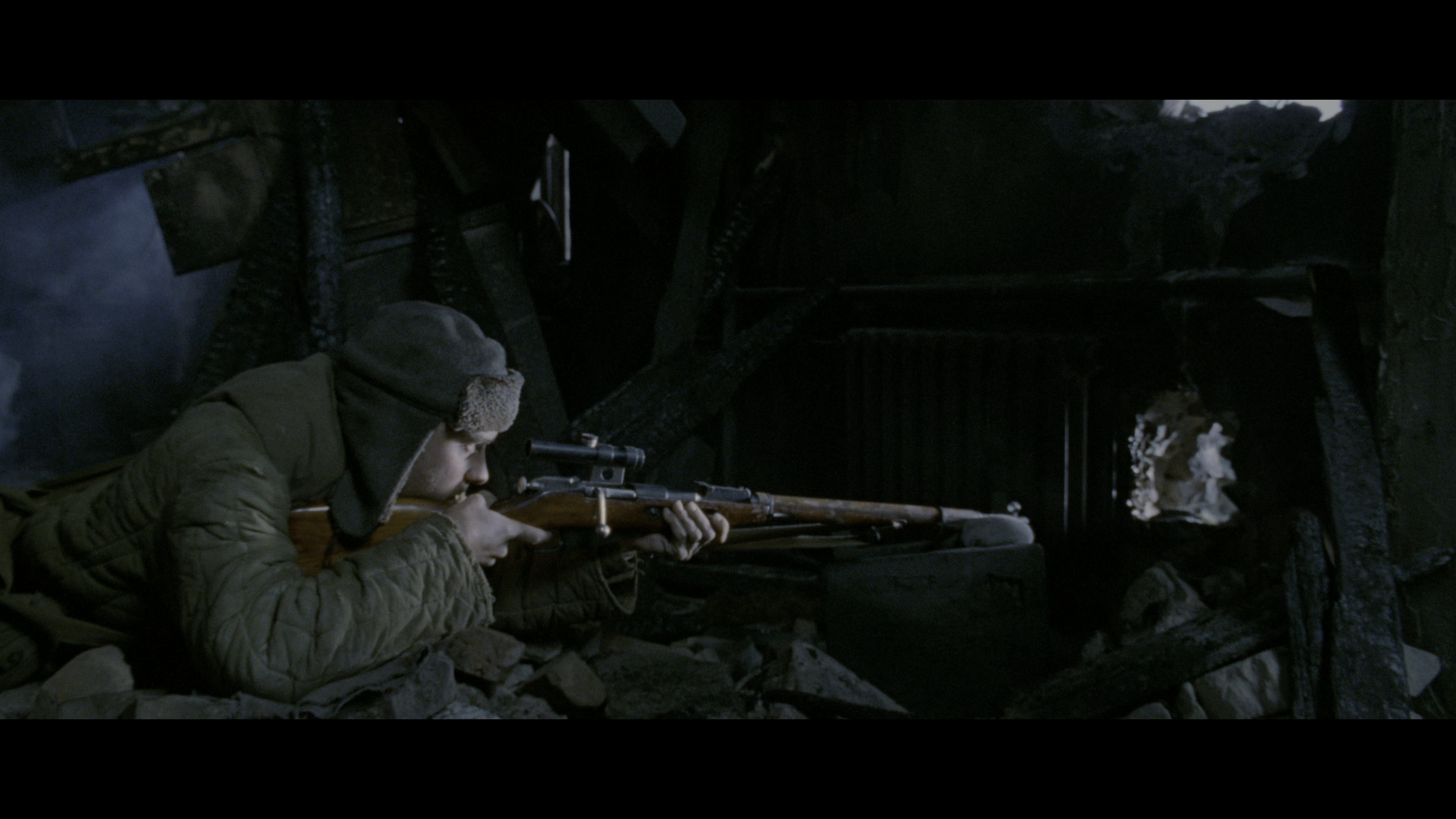 兵临城下 / 大敌当前(台) / 敌对边缘(港) / 决战中的较量.Enemy.at.the.Gates.2001.4K.HDR.DV.2160p.BDRemux Ita Eng x265-NAHOM 55.93GB-3.jpg