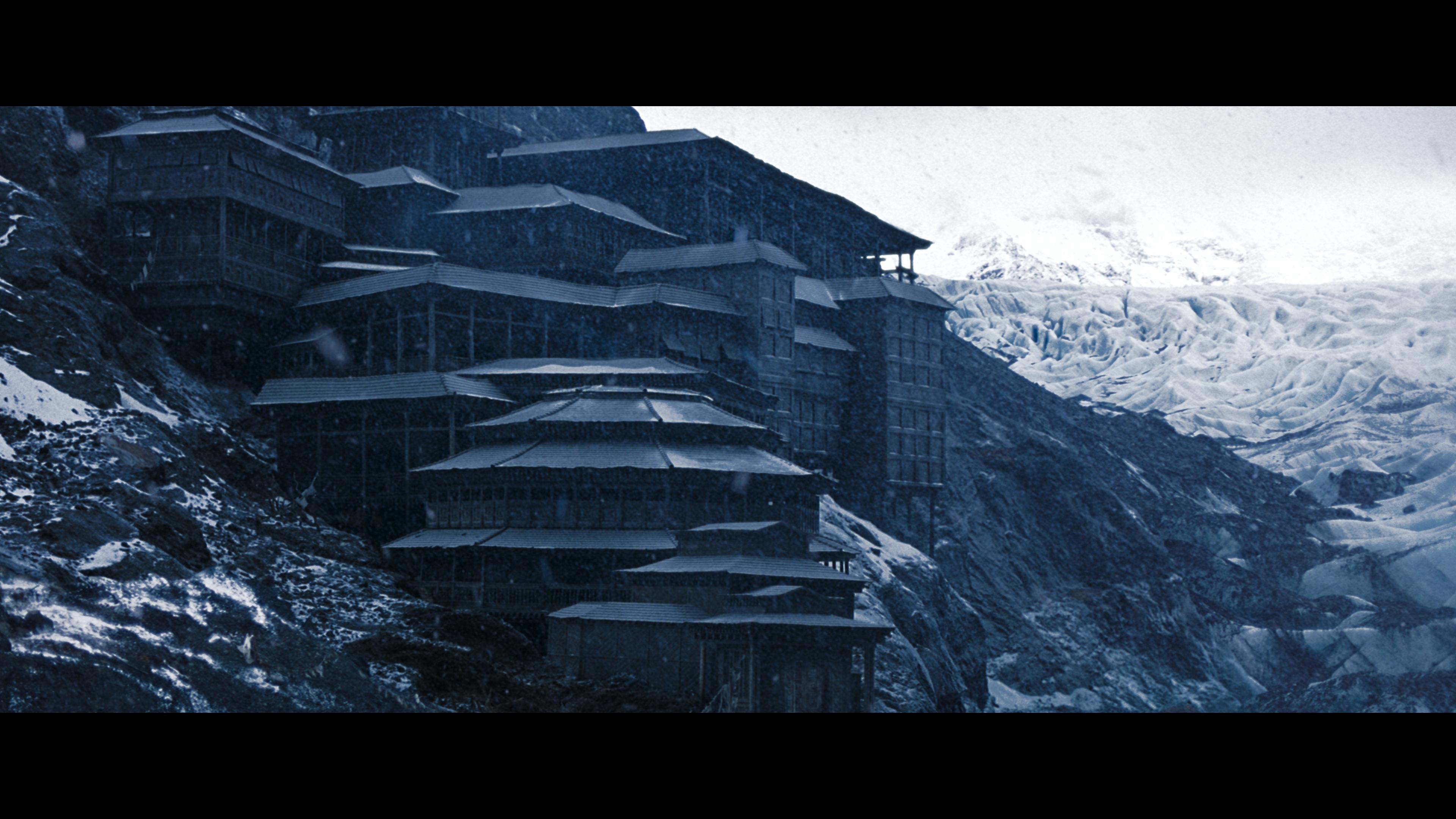 蝙蝠侠：侠影之谜.Batman Begins 2005 BluRay 2160p DV HEVC HYBRID REMUX HDR10  DTS-HD MA 5 1-DepraveD 56.28GB-4.jpg