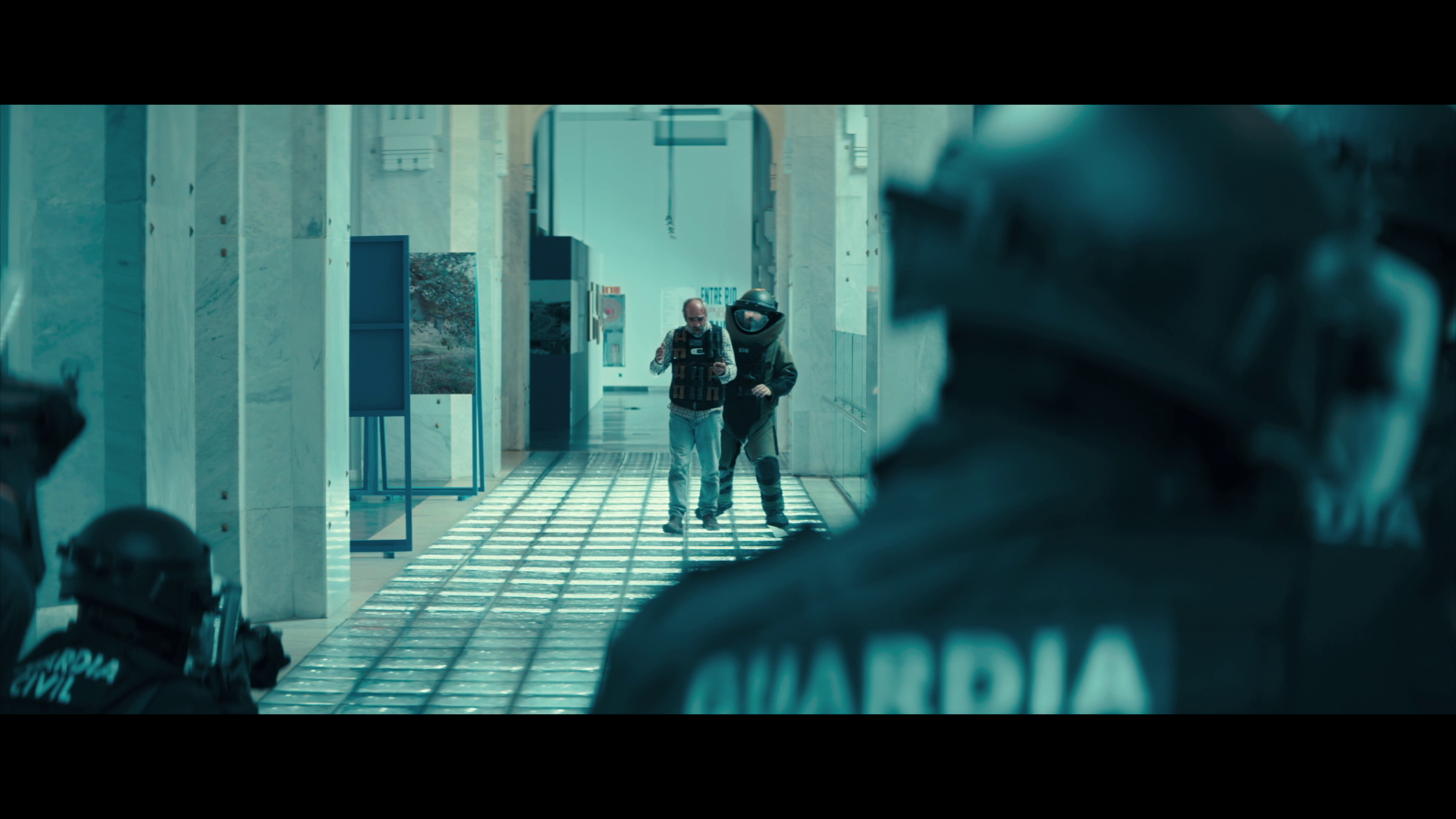 倒数救援战.All.the.Names.of.God.2023.ESP.1080p.BluRay.REMUX.AVC.DD5.1-Asmo 22.47GB-2.png