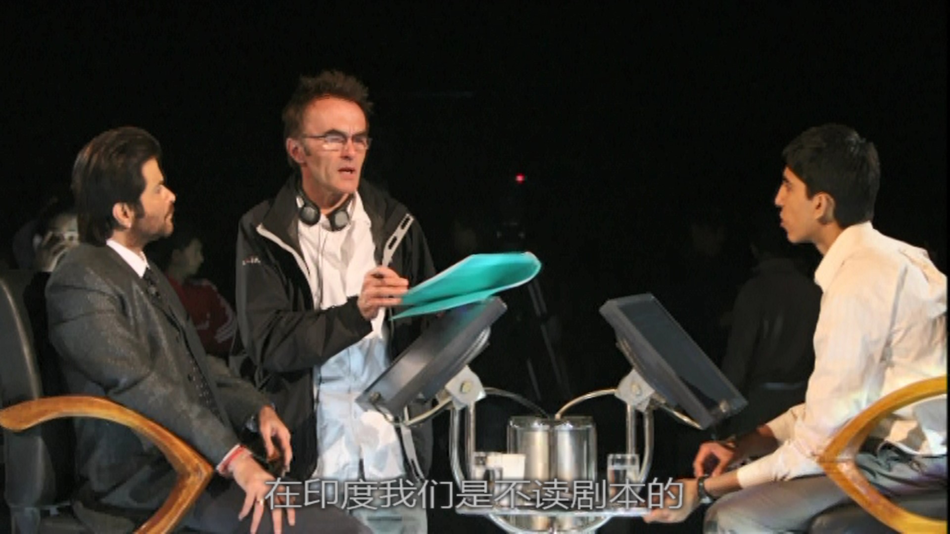 贫民窟的百万富翁/贫民百万富翁/一百万零一夜 [福克斯版蓝光原盘DIY正片.国粤双语音轨.简繁中字.评论中字 全花絮中字 附赠港版访谈].Slumdog.Millionaire.2008.1080p.BluRay.AVC.DTS-HD.MA.5.1-TAG 40.07GB-12.jpg