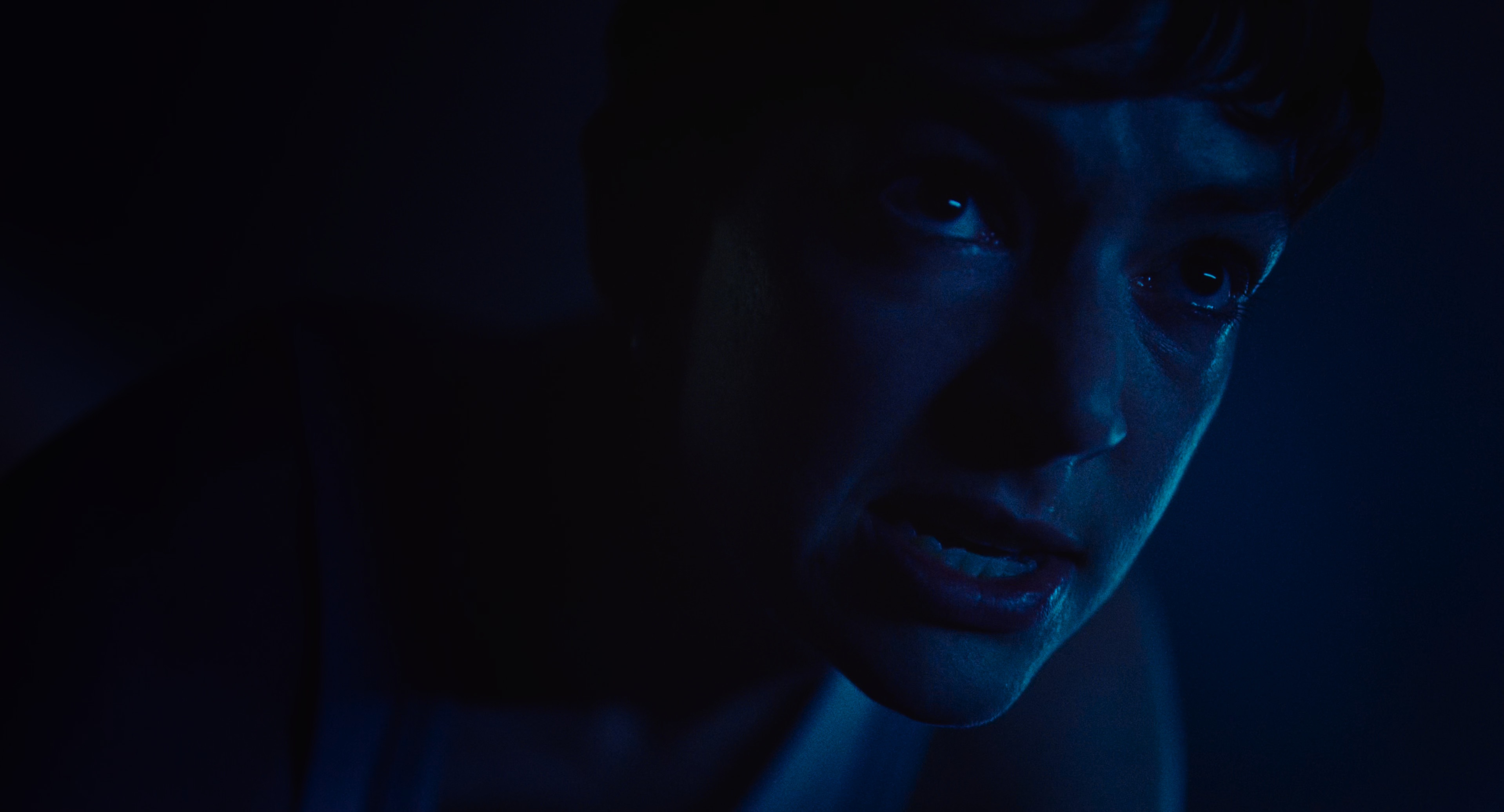 荧屏在发光 / 我看到电视发光.I Saw the TV Glow 2024 2160p WEB-DL DDP5 1 Atmos DV HDR H265-AOC 17.81GB-8.jpeg