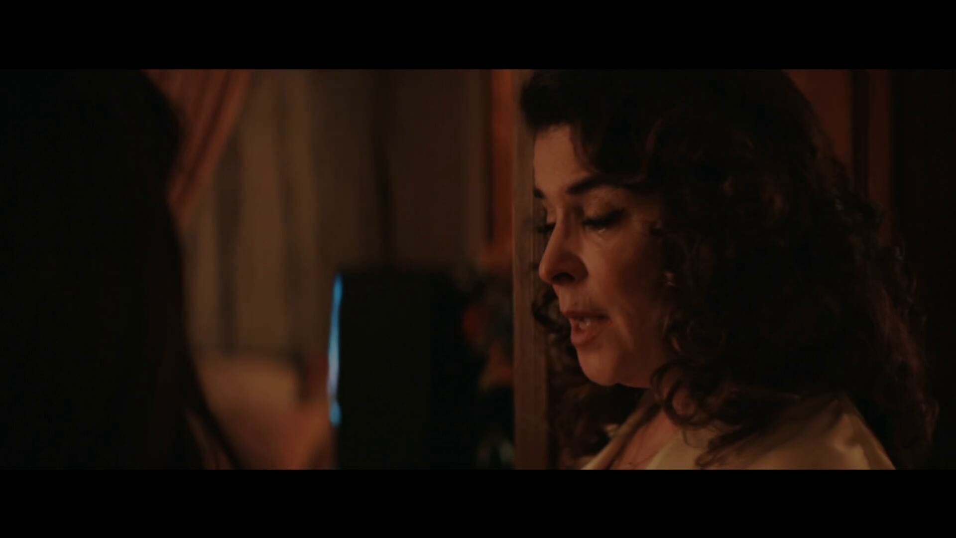 新鲜杀戮 / 活在罪恶之家.Fresh.Kills.2024.1080p.WEB-DL.DDP5.1.H.264-ICAREFORU 4.13GB-2.jpg