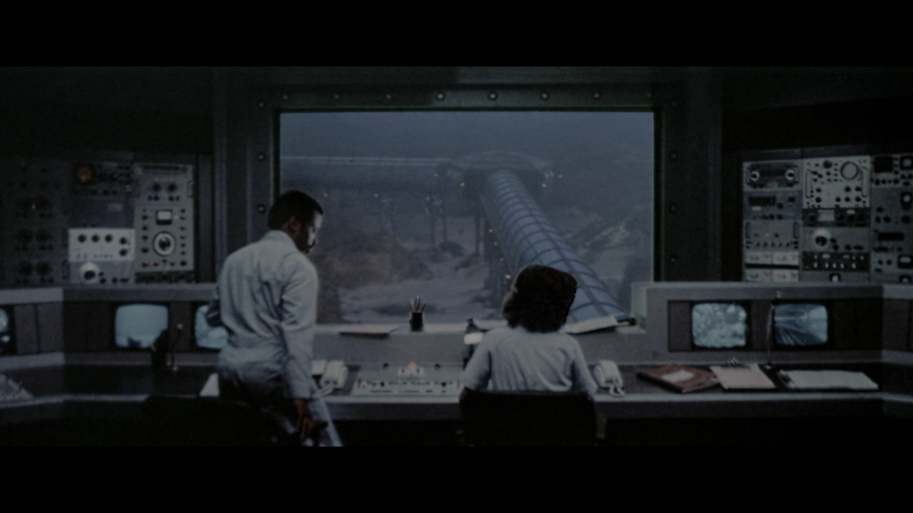 大白鲨3 / 大白鲨3D.Jaws 3-D 1983 UHD BluRay REMUX HDR 2160p HEVC Atmos TrueHD7 1-W32 54.52GB-2.png