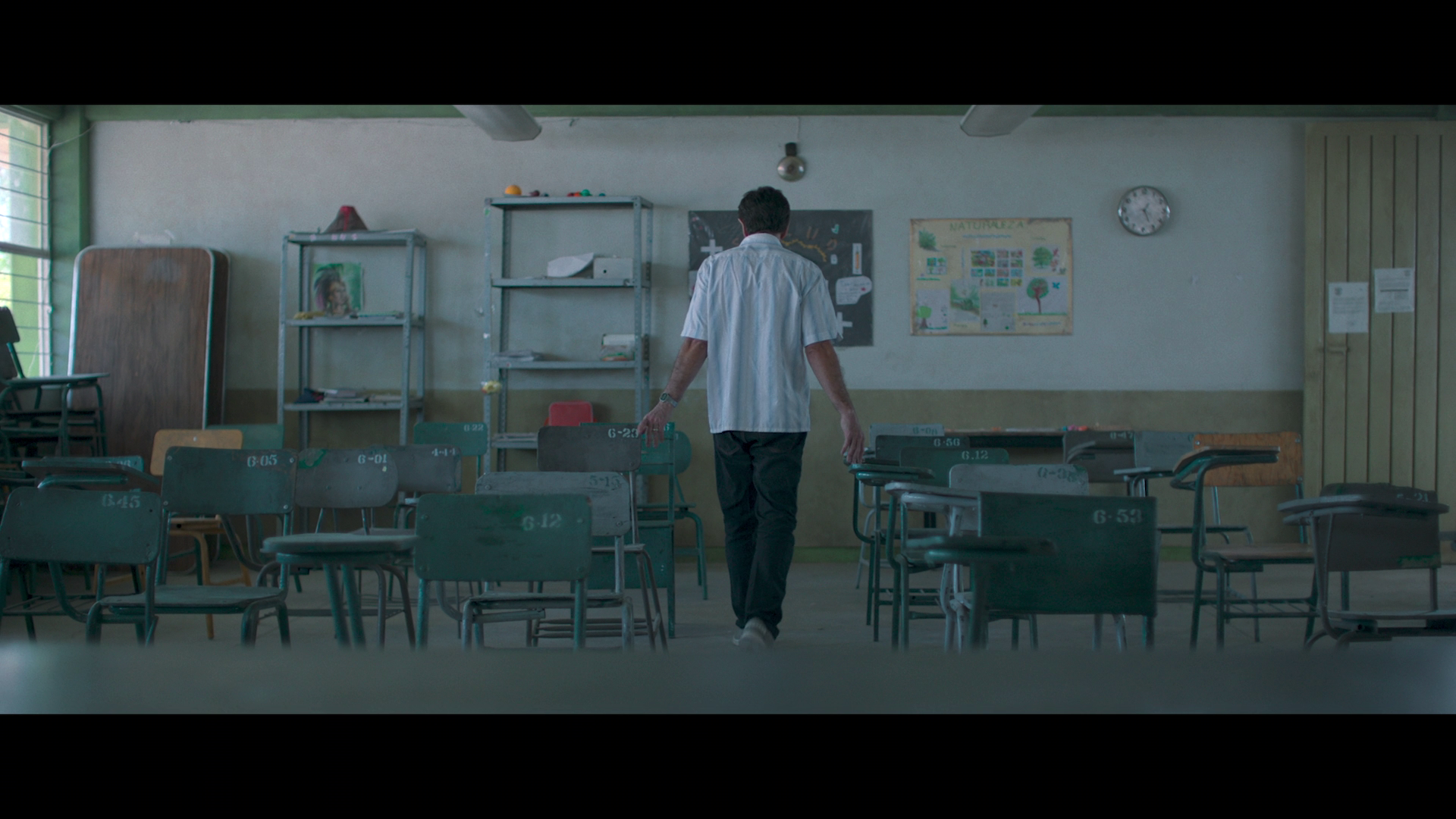激进教学.Radical.2023.1080p.DUAL.AVC.BD.REMUX.DTS-HD.M.A.5.1 - iCMAL 29.94GB-3.png