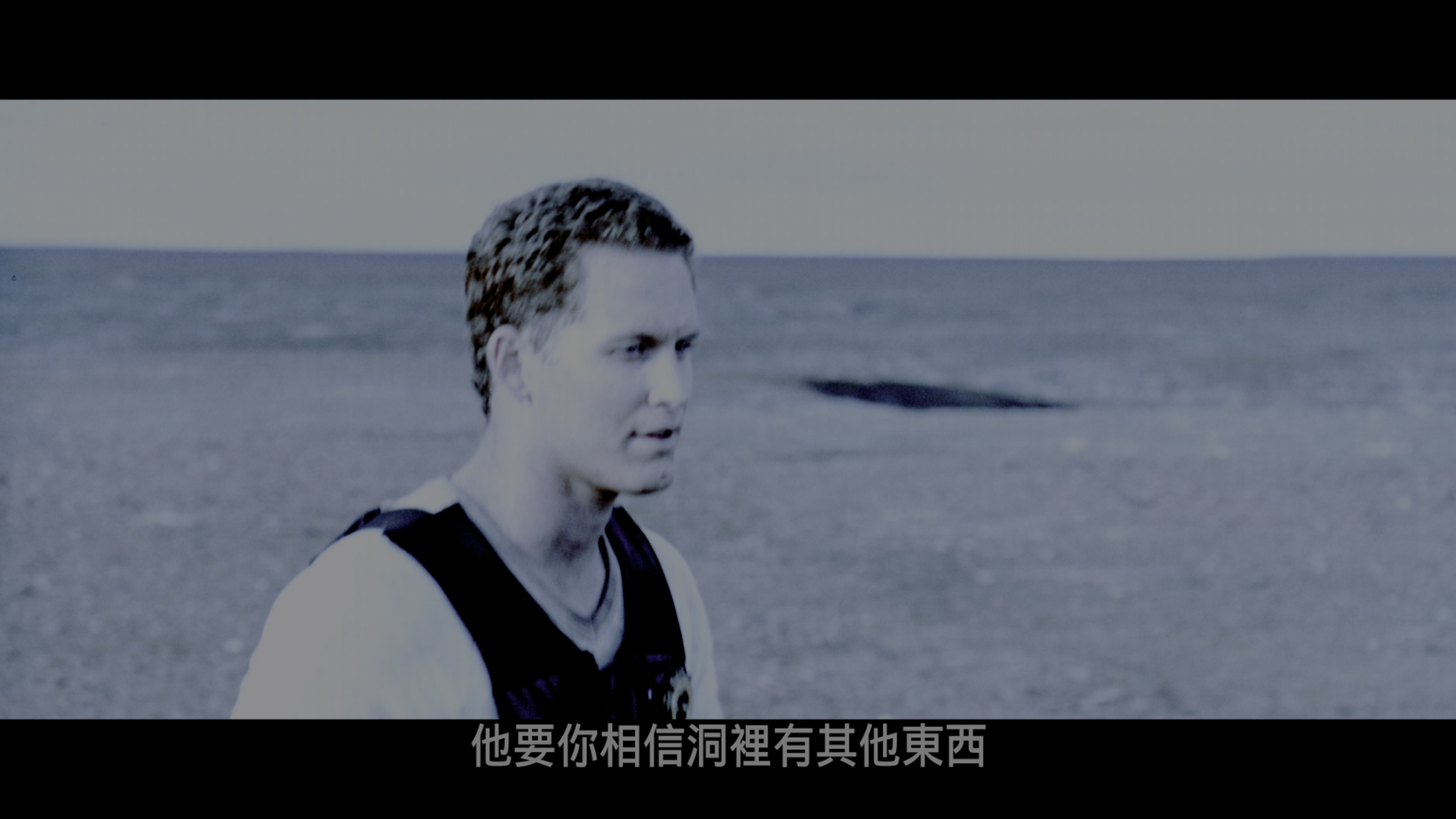 星际传奇 / 漆黑一片 / 黑煞天魔 [剧场版+导演剪切版 DIY国语+R3简繁字幕].Pitch.Black.2000.2in1.2160p.UHD.Blu-ray.DV.HDR.HEVC.DTS-HD.MA.5.1-TAG 90.32GB-3.jpg
