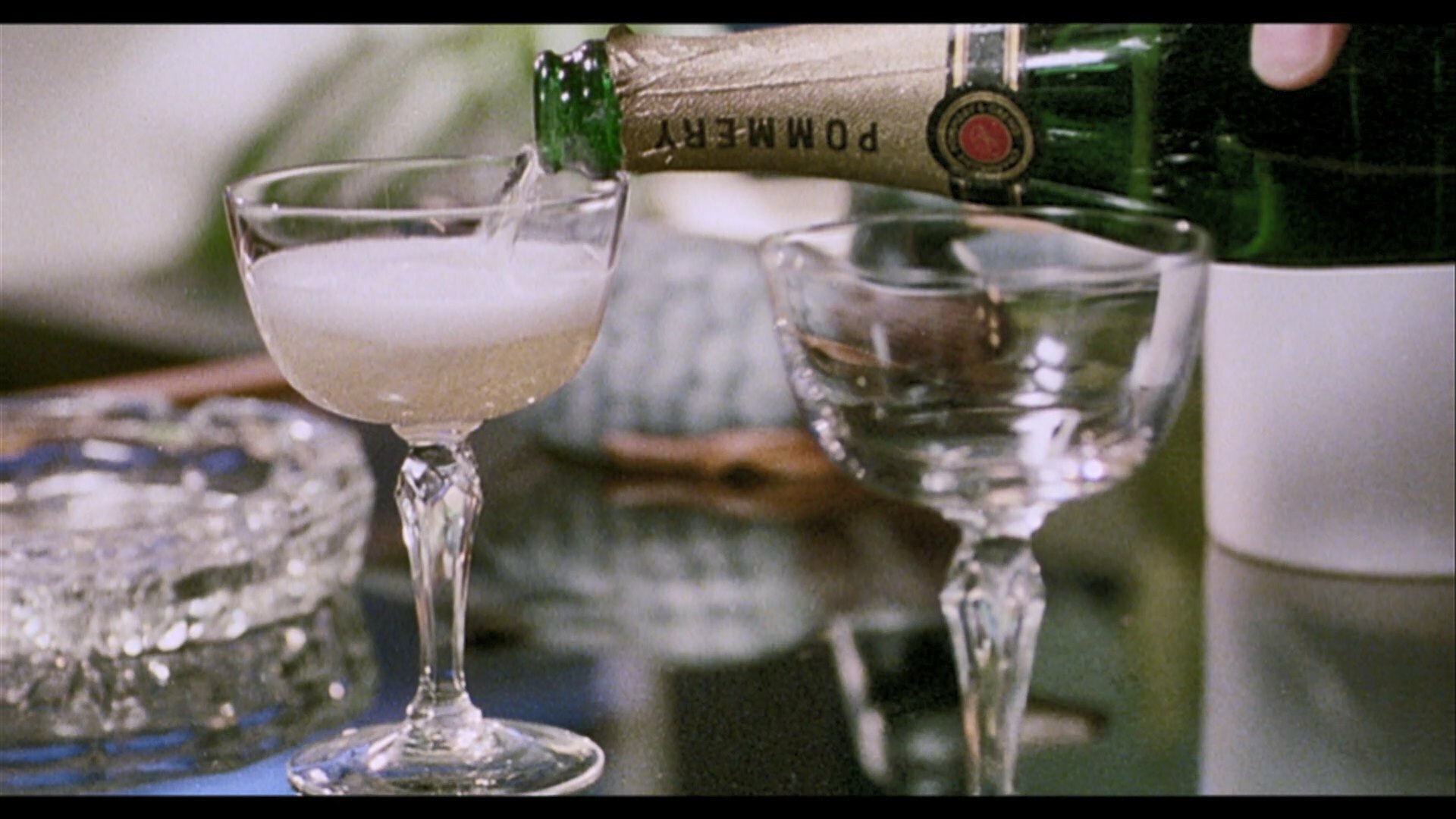 阴阳错  [国粤双语 中英文字幕].Esprit.d'amour.1983.Blu-ray.1080p.AVC.TrueHD.5.1-TAG 21.90GB-4.jpg