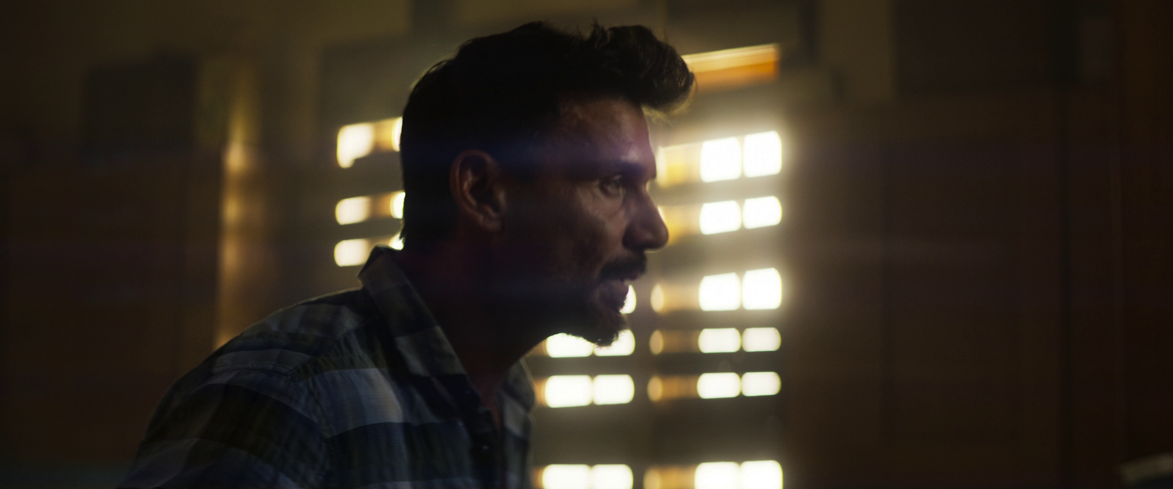 异变狼人.Werewolves.2024.2160p.WEB-DL.DDP5.1.SDR.H265-AOC 10.41GB-7.png