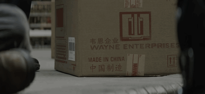 蝙蝠侠：侠影之谜/蝙蝠侠-侠影之谜(港)/蝙蝠侠：开战时刻(台)  [京译/次世代上译国语 双语特效/上译简繁特效/京译简繁特效 BDJ菜单修改].Batman.Begins.2005.2160p.UHD.Blu-ray.HDR10.HEVC.DTS-HD.MA.5.1-TAG 77.03GB-4.gif