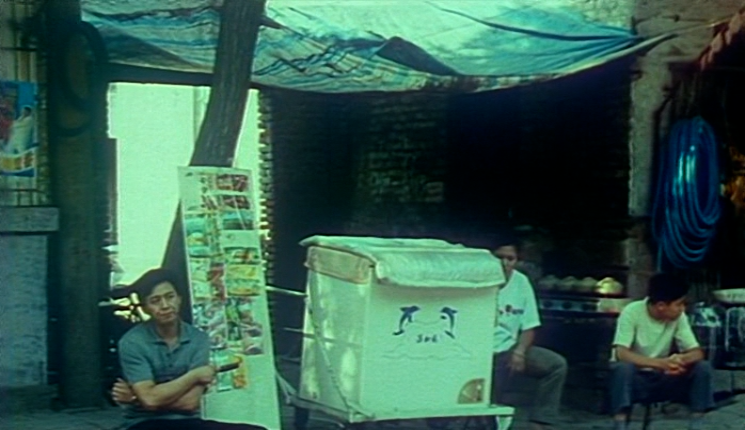 今年夏天 / 天堂上的灰尘 / 象与鱼  [国语][简中硬字幕+章节].Fish.and.Elephant.2001.DVDRip.DD.2.0.x264-TAG 2.14GB-3.png