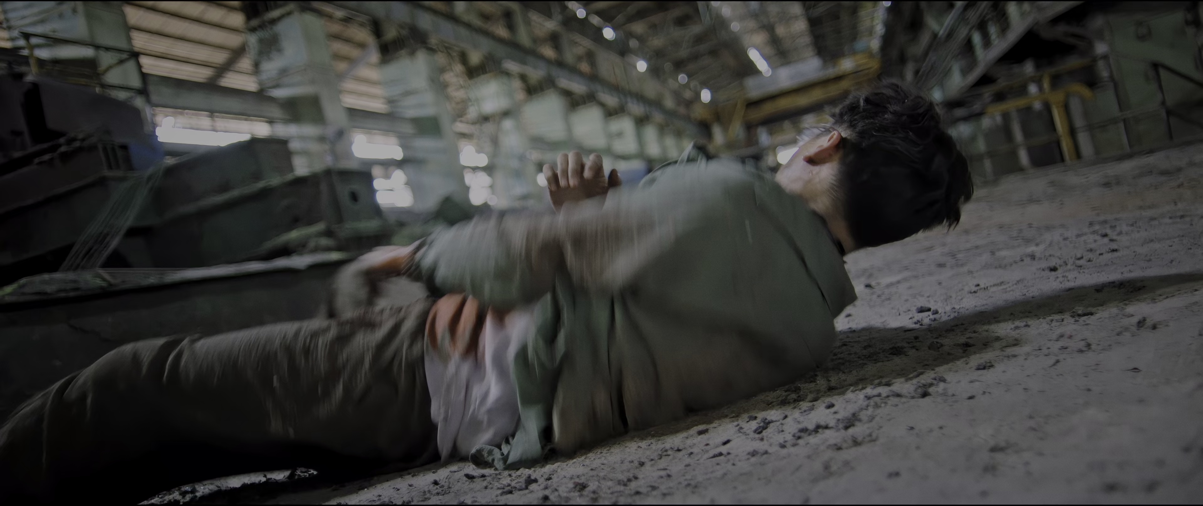 工厂蛇患 [高码版][国语配音/中文字幕].Snake.Infestation.in.Factory.2025.2160p.HQ.WEB-DL.H265.HDR.AAC5.1-DreamHD 10.27GB-6.png