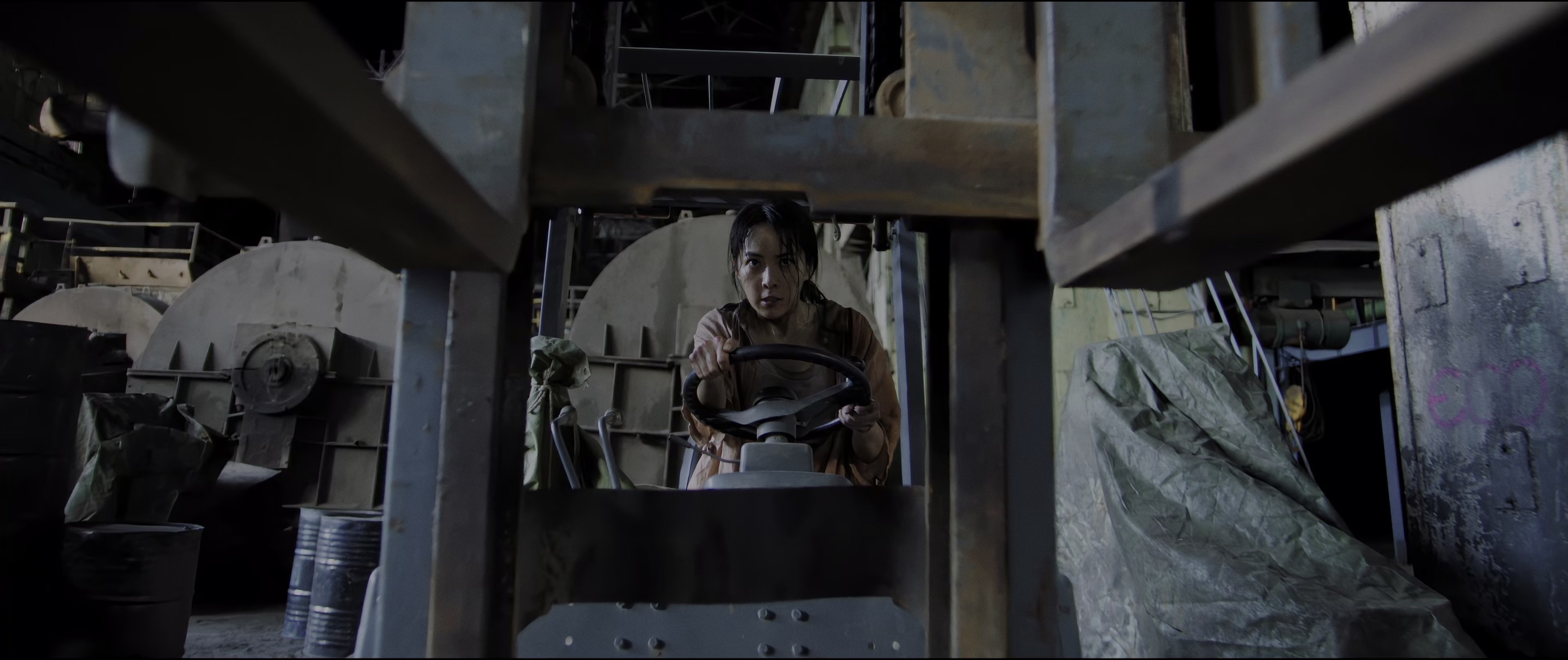 工厂蛇患 [高码版][国语配音/中文字幕].Snake.Infestation.in.Factory.2025.2160p.HQ.WEB-DL.H265.HDR.AAC5.1-DreamHD 10.27GB-7.png