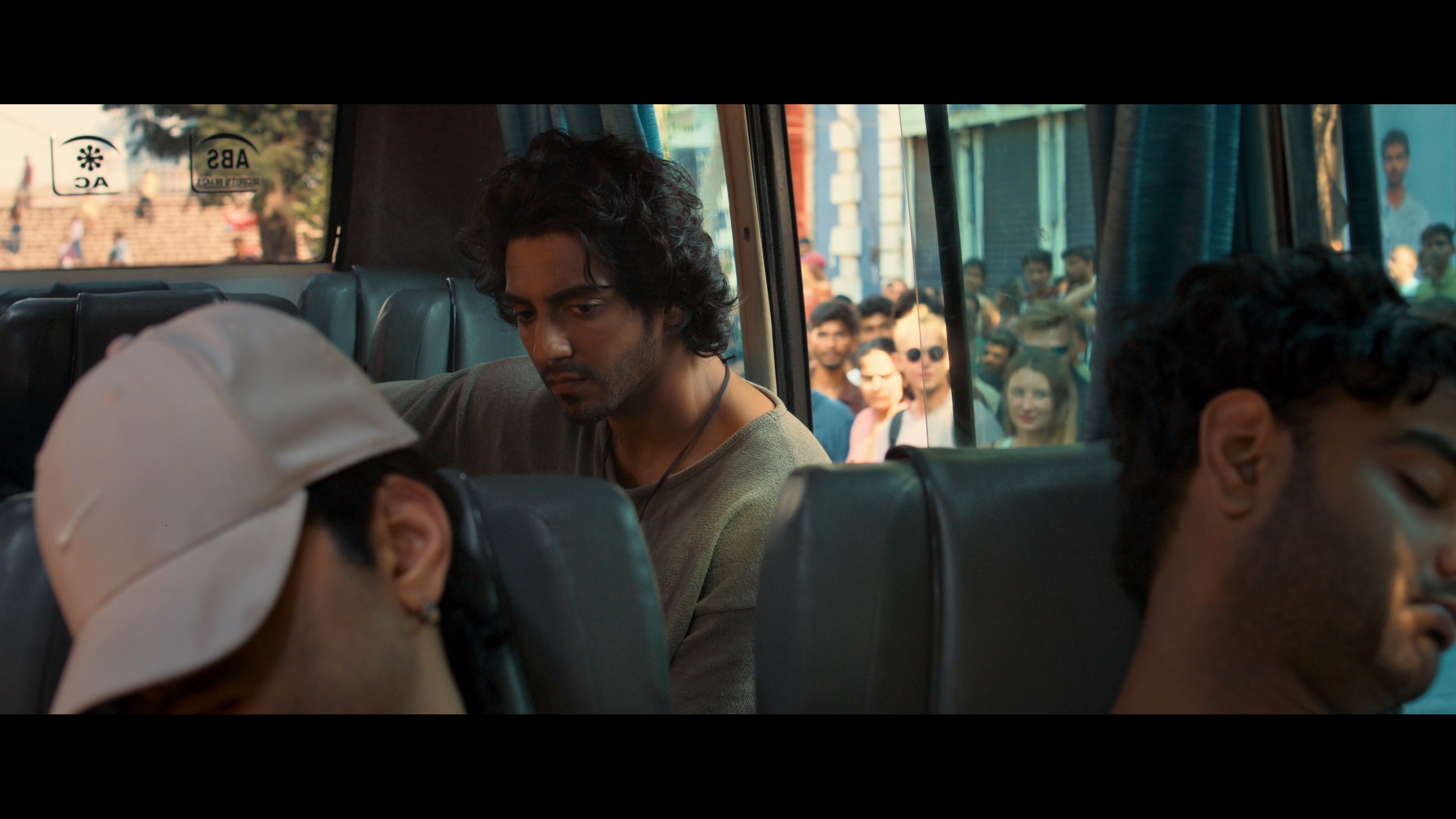 命定伴侣 [简繁英字幕].Saiyaara.2025.2160p.NF.WEB-DL.H.265.DDP5.1-QuickIO 18.34GB-4.png