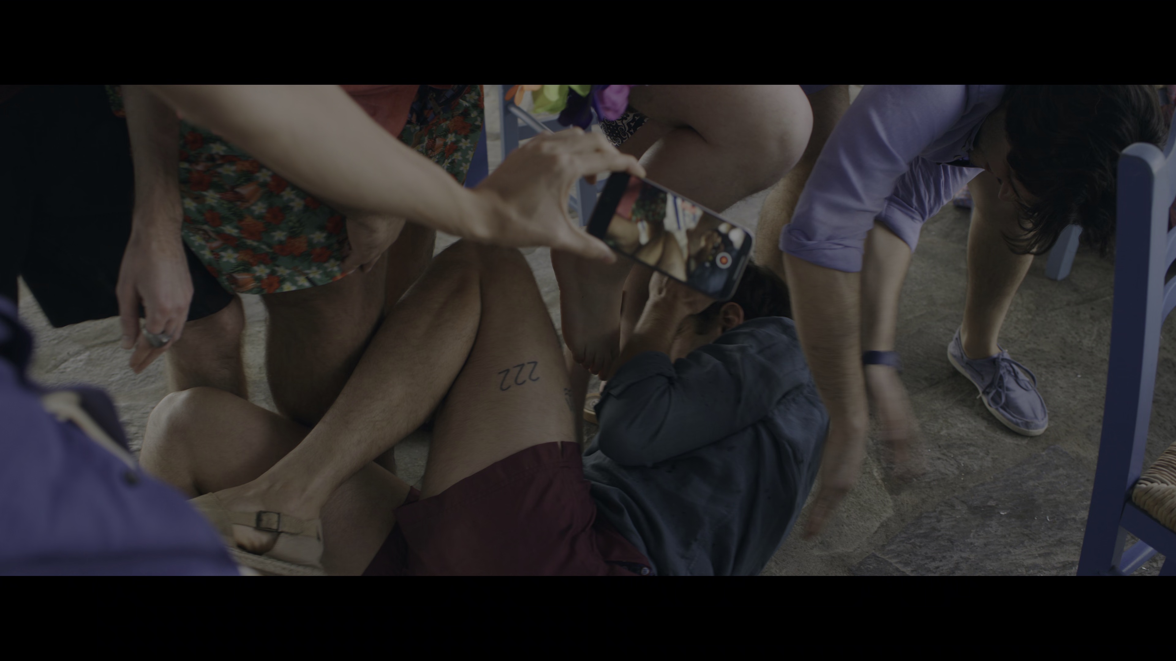 不梦幻足球队 [简繁英字幕].Fantasy.Football.Ruined.Our.Lives.2025.2160p.NF.WEB-DL.DDP.5.1.HDR10.H.265-DreamHD 8.54GB-7.png