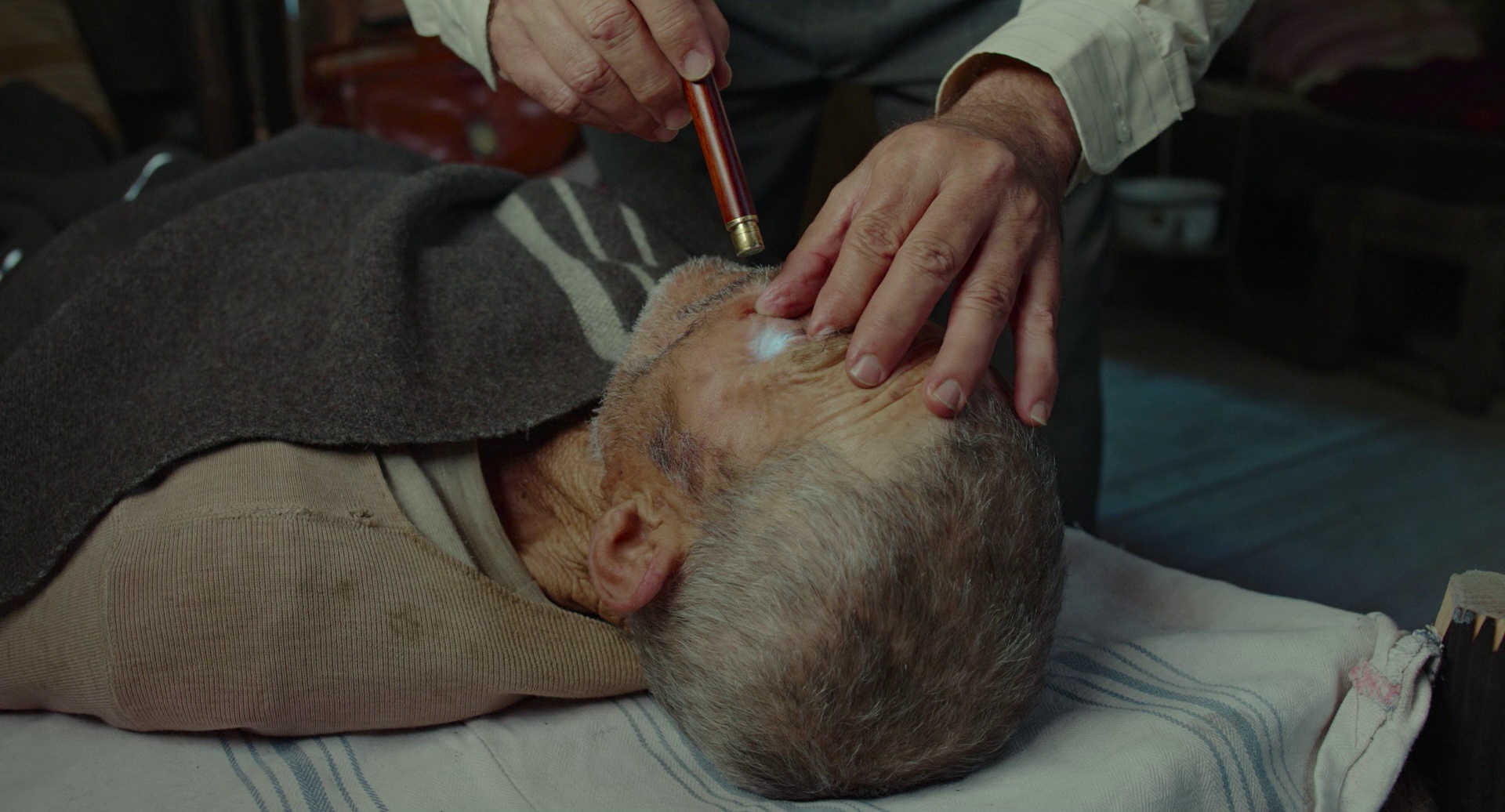 洞 [简繁英字幕].The.Hole.2021.1080p.BluRay.x264.DTS-QuickIO 7.91GB-6.png