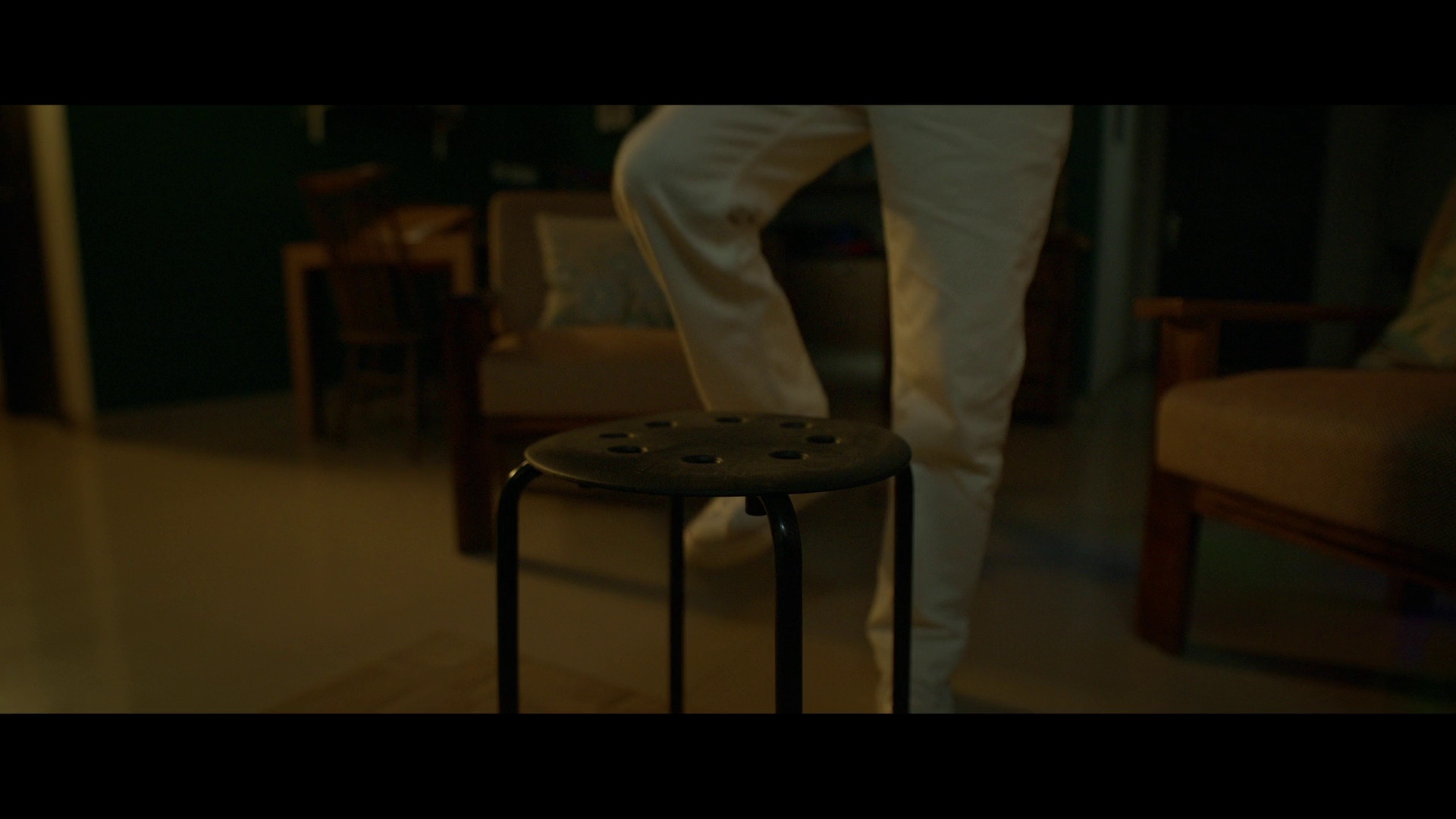 一匹马奔跑，一匹马跳跃 [无字片源].Odum.Kuthira.Chadum.Kuthira.2025.1080p.NF.WEB-DL.DDP5.1.H264-PandaQT 5.93GB-4.png
