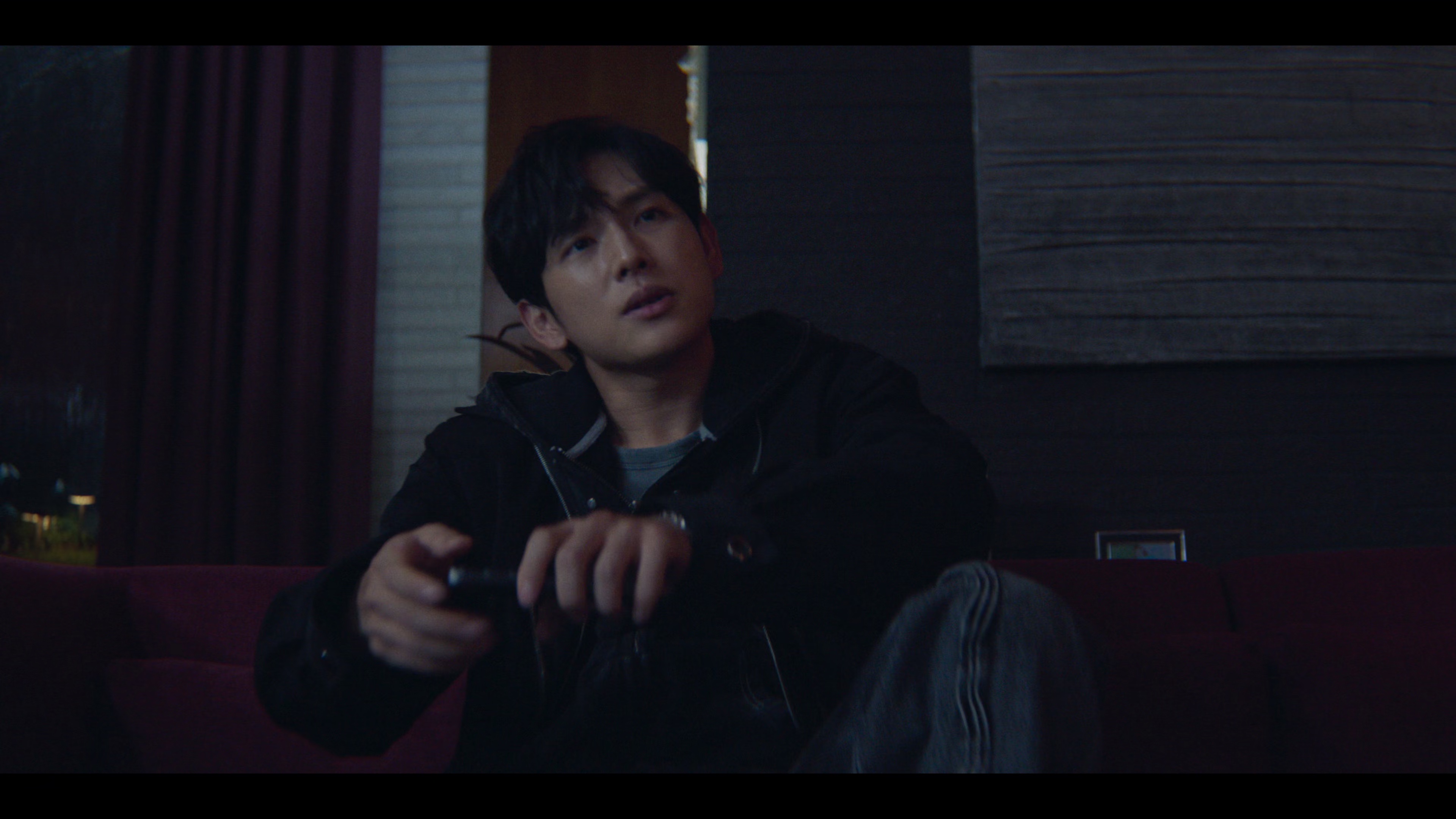 杀手螳螂 [简繁英字幕].Mantis.2025.2160p.NF.WEB-DL.DDP5.1.Atmos.H.265-PandaQT 10.53GB-4.png