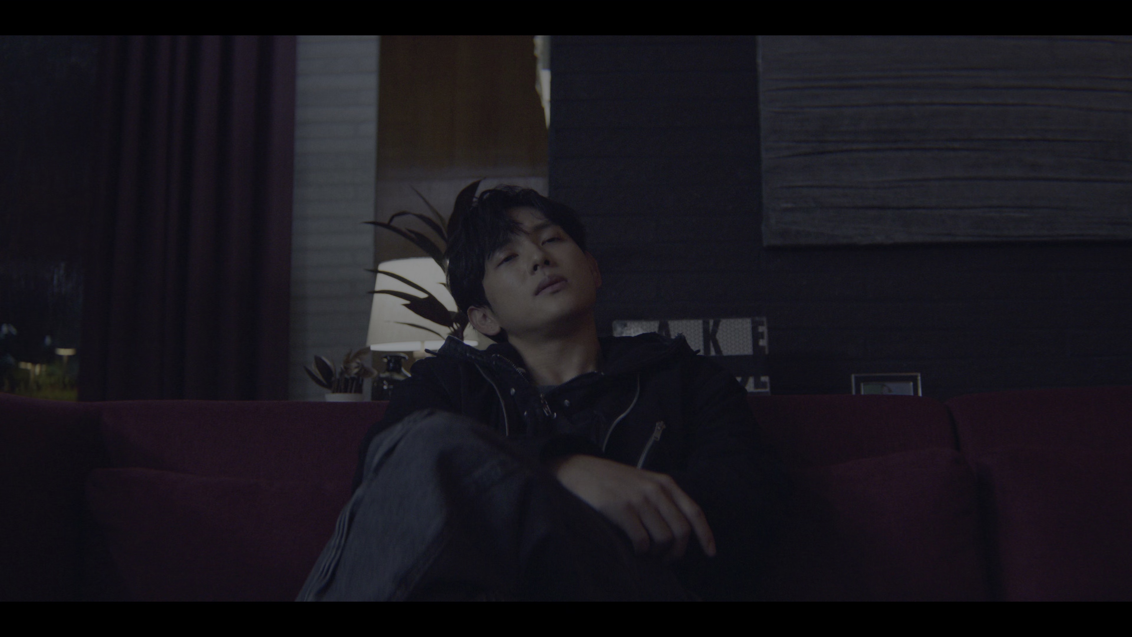 杀手螳螂 [简繁英字幕].Mantis.2025.2160p.NF.WEB-DL.DDP5.1.Atmos.HDR.H.265-PandaQT 15.94GB-4.png