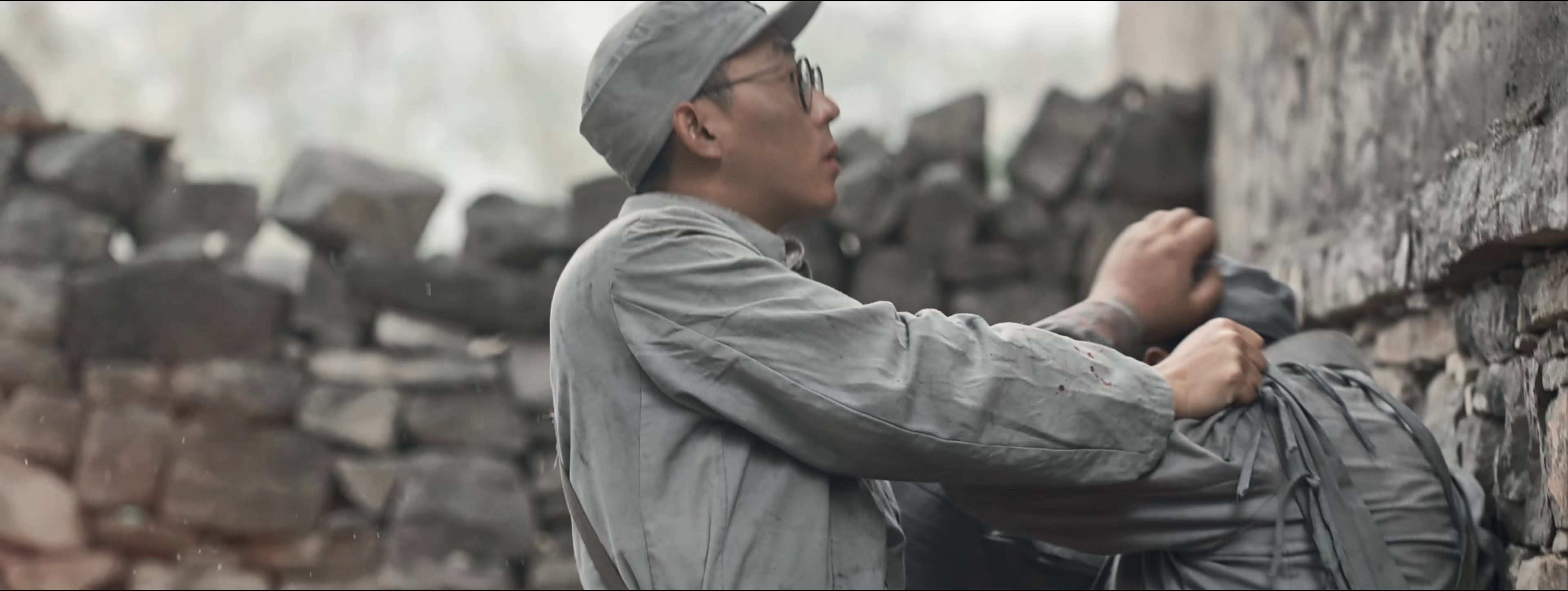 战火狙杀[国语配音/中文字幕].Zhan.Huo.Ju.Sha.2025.2160p.WEB-DL.H265.AAC-QuickIO 2.93GB-7.png