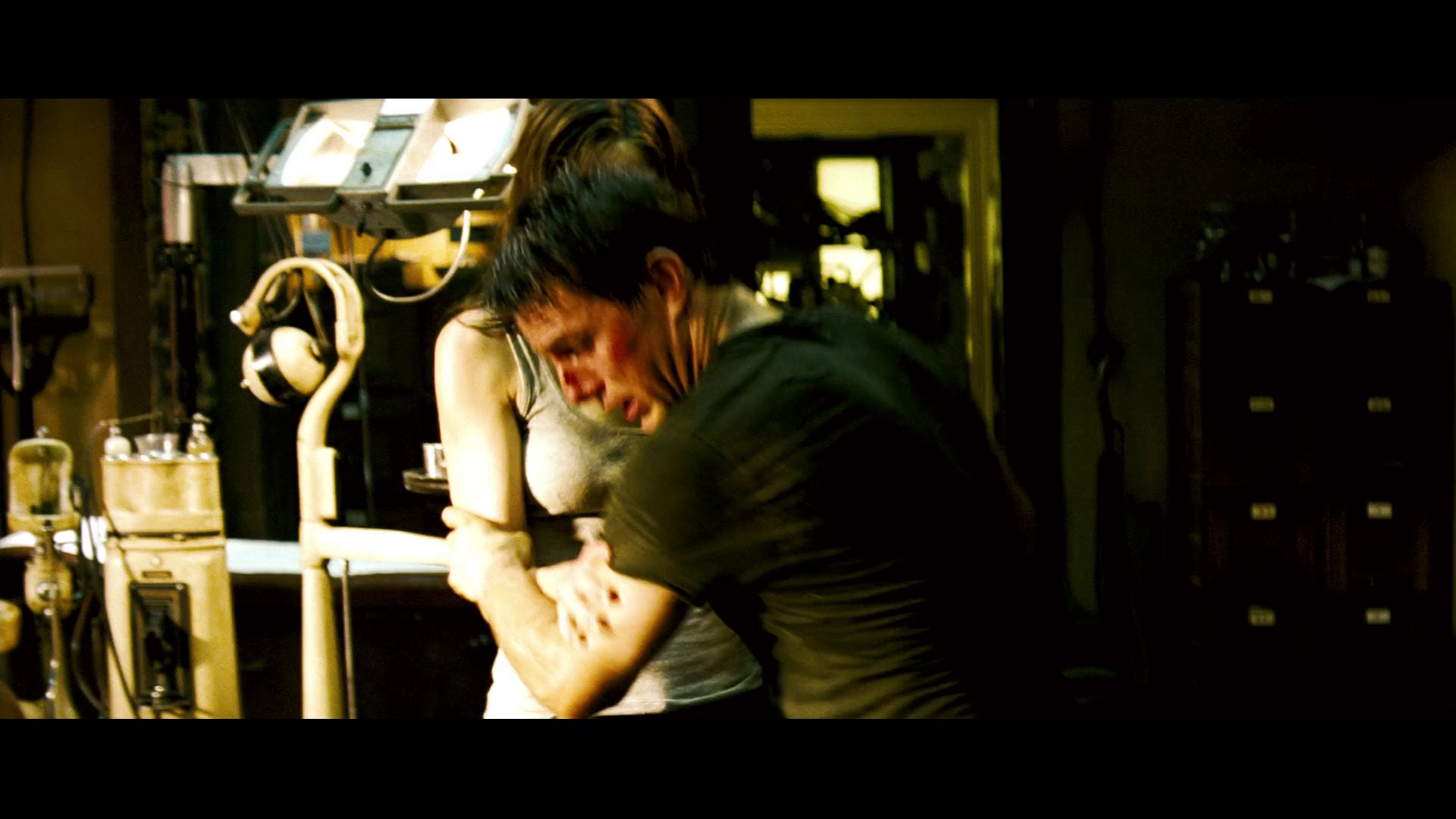 碟中谍3 [国英多音轨].Mission.Impossible.III.2006.Bluray.1080p.AAC2.0.x264-DreamHD 3.86GB-7.png