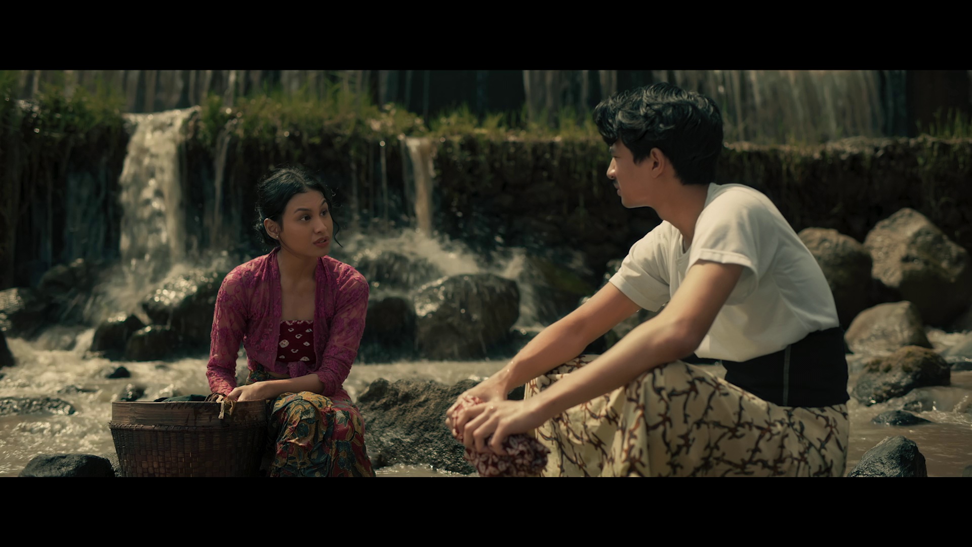 爪哇爱经传奇 [无字片源].Gowok.Javanese.Kamasutra.2025.1080p.NF.WEB-DL.DDP.5.1.H.264-DreamHD 5.06GB-2.png