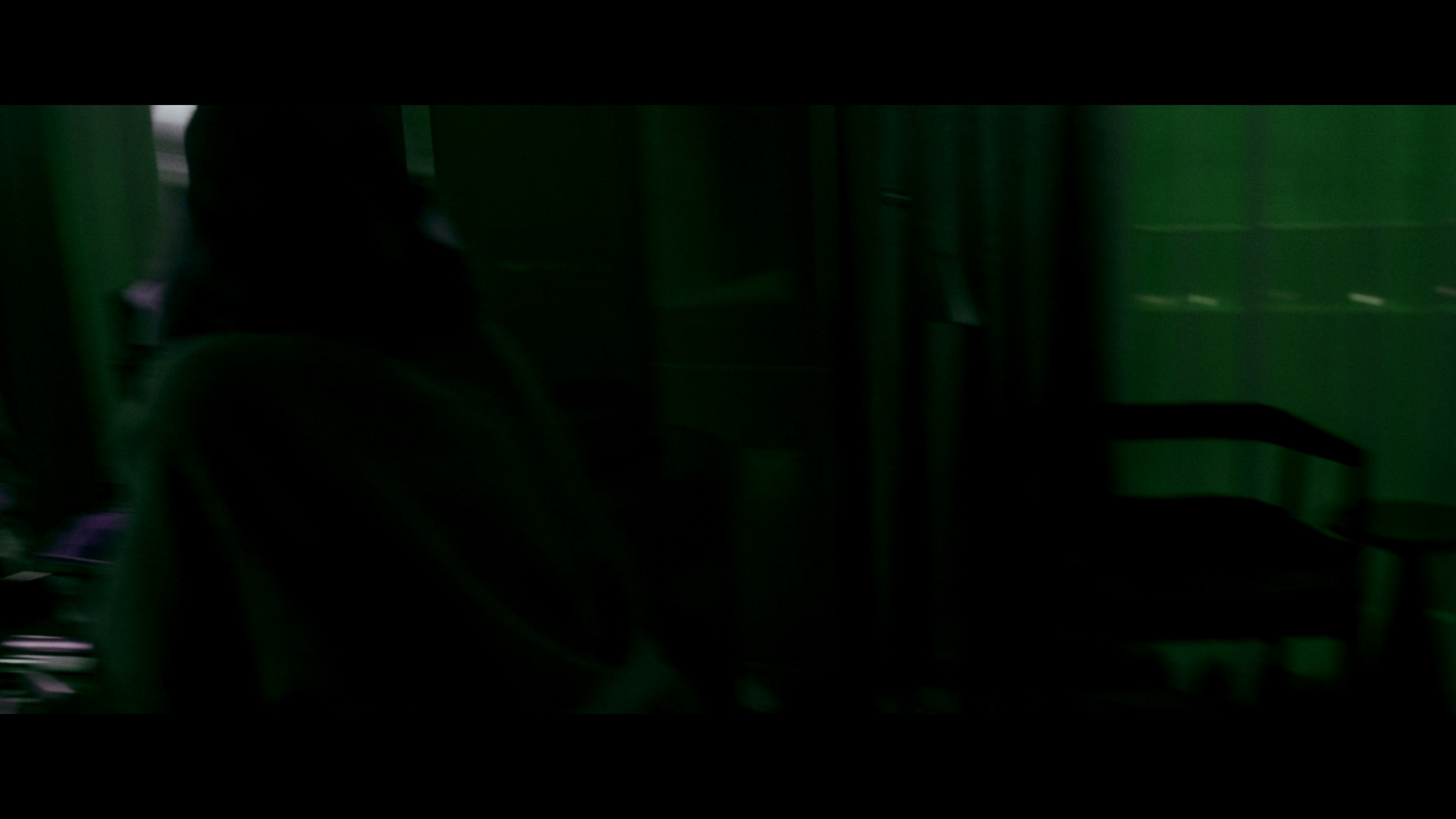 10号舱里的女人 [杜比视界版本][简繁英字幕].2025.2160p.NF.WEB-DL.DDP5.1.Atmos.DV.H.265-PandaQT 11.69GB-2.png