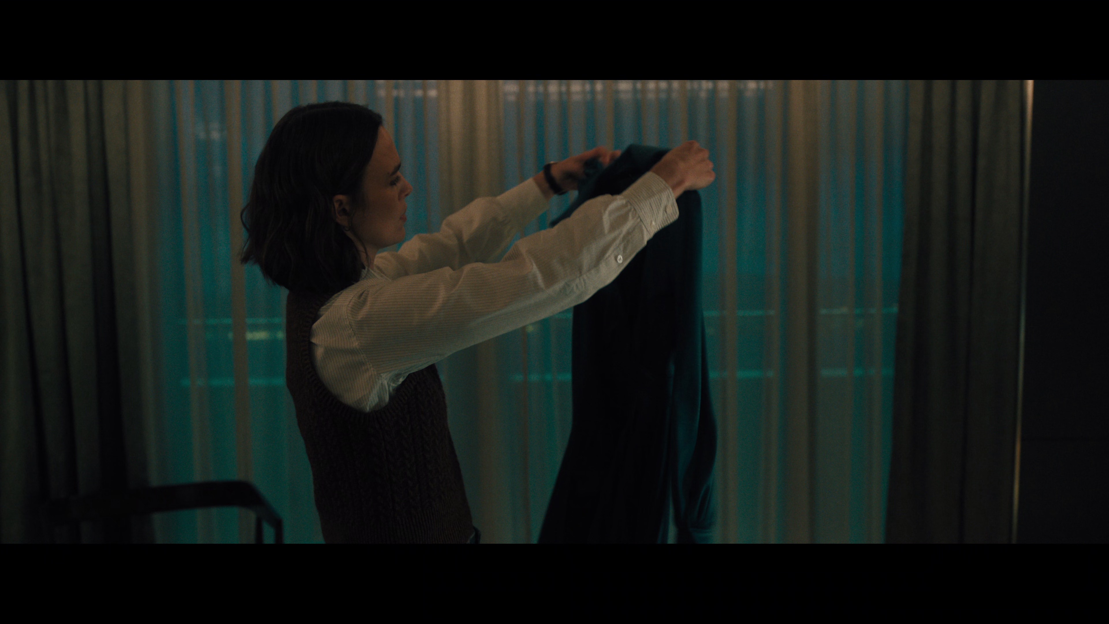 10号舱里的女人 [简繁英字幕].The.Woman.in.Cabin.10.2025.2160p.NF.WEB-DL.DDP5.1.Atmos.H.265-PandaQT 12.65GB-2.png