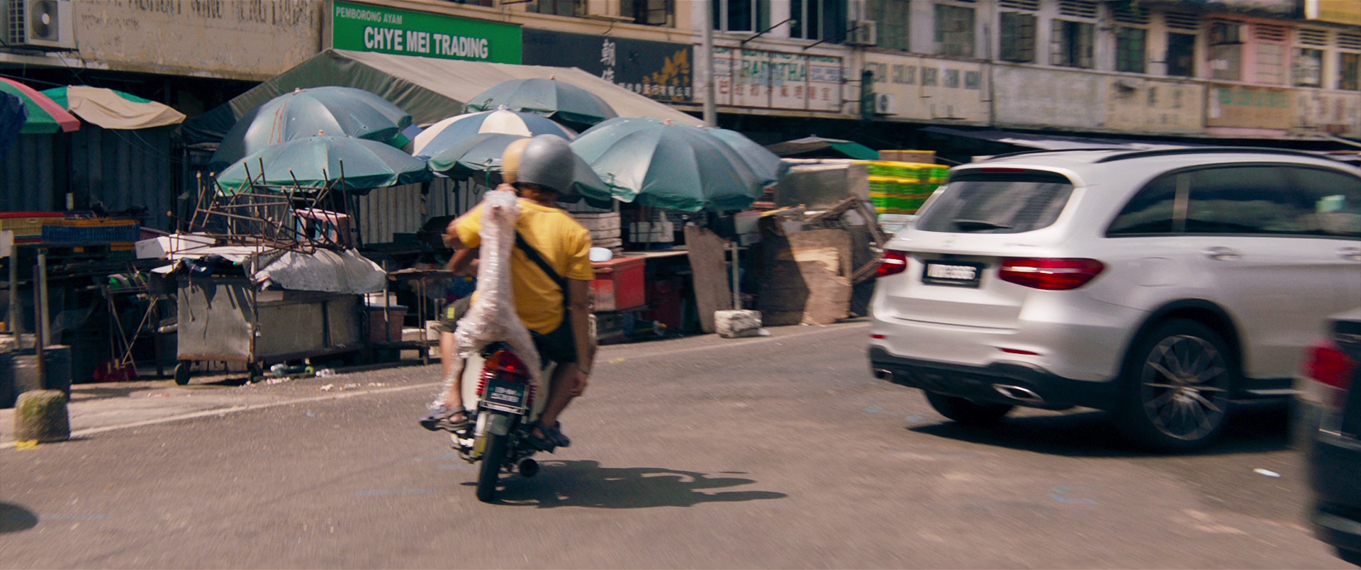 富都青年 [国语音轨/简繁英字幕].Abang.Adik.2023.1080p.BluRay.x265.10bit.DTS-CTRLHD 8.44GB-2.png