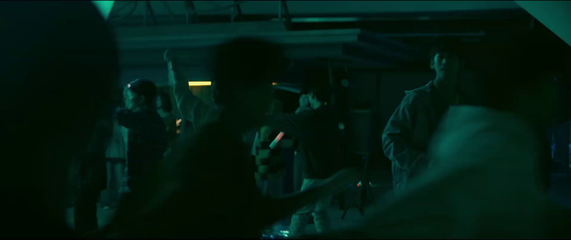 花漾少女杀人事件 [国语配音/中文字幕].Girl.On.Edge.2025.1080p.WEB-DL.H264.AAC-QuickIO 0.41GB-3.png