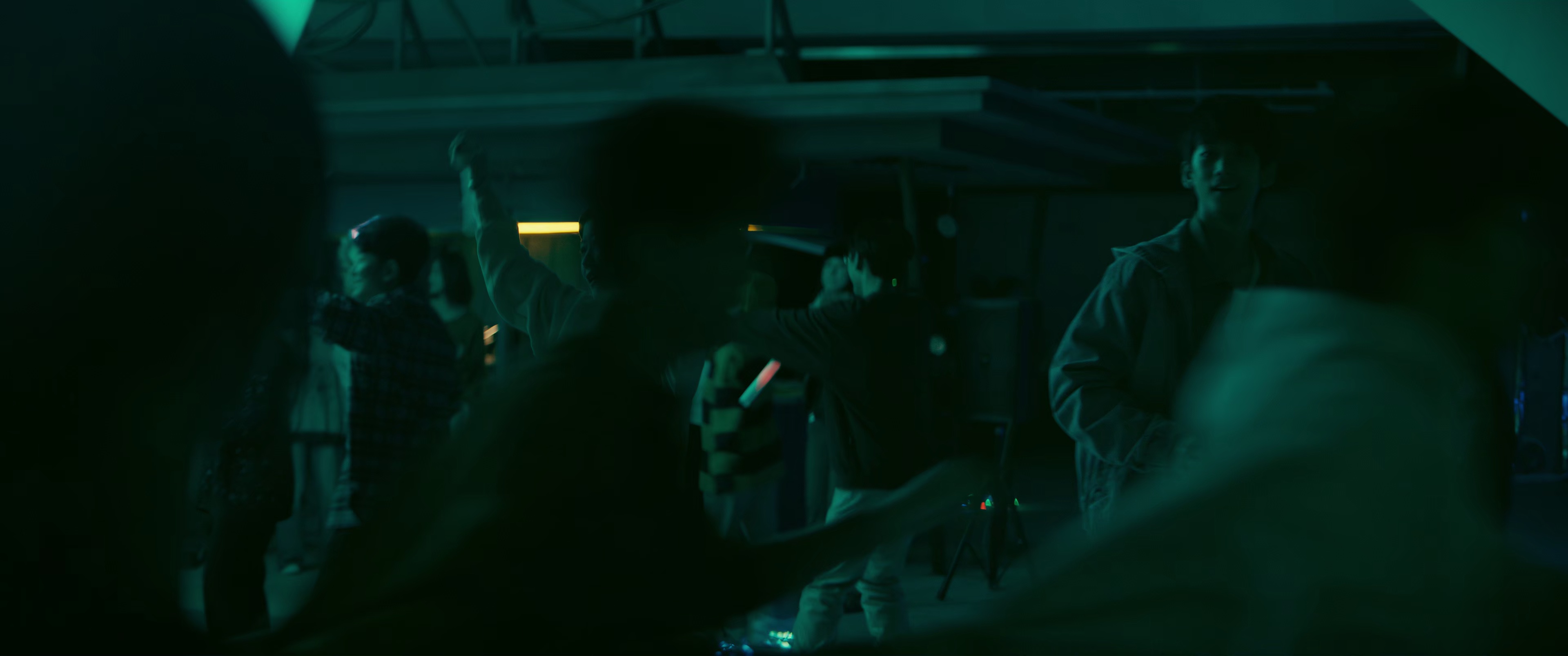 花漾少女杀人事件 [国语配音/中文字幕].Girl.On.Edge.2025.2160p.WEB-DL.H265.DTS-QuickIO 1.44GB-3.png