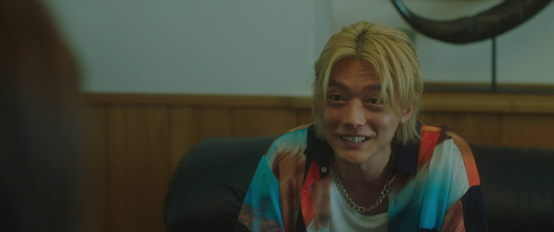 大小姐和看门犬 [简繁字幕].A.Girl.&.Her.Guard.Dog.2025.1080p.BluRay.x265.10bit.DTS-CTRLHD 4.37GB-4.png