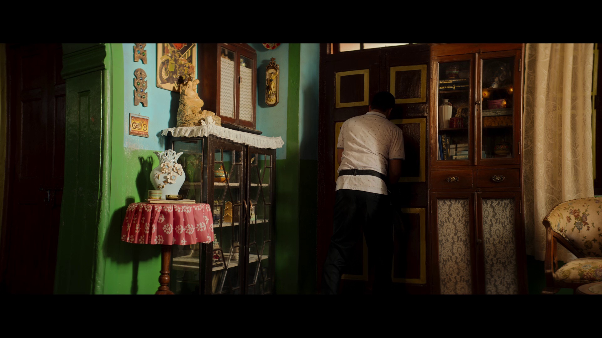 孟买勇警 [简繁英字幕].Inspector.Zende.2025.1080p.NF.WEB-DL.DDP.5.1.Atmos.H.264-DreamHD 4.33GB-4.png
