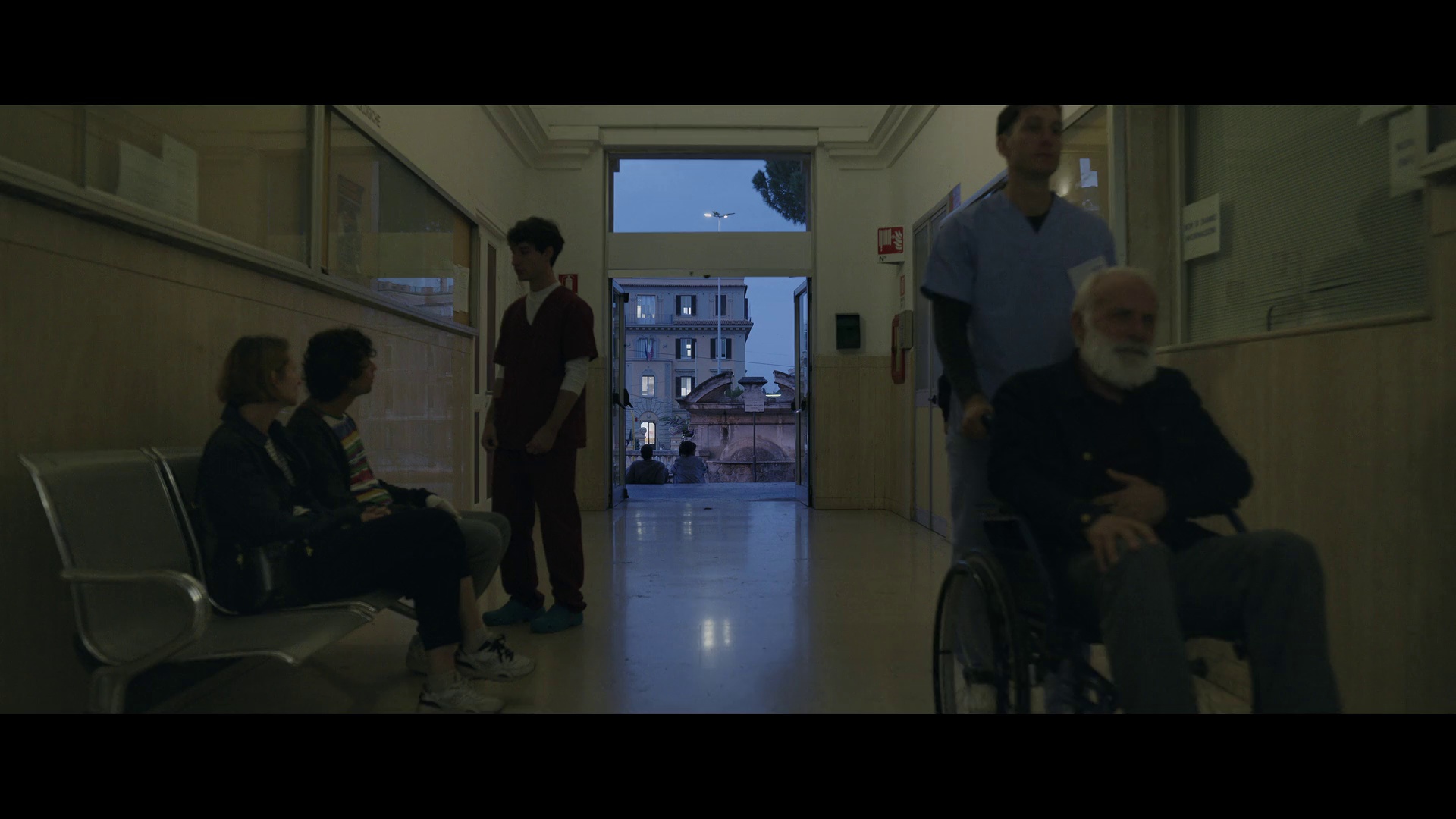 不梦幻足球队 [简繁英字幕].Fantasy.Football.Ruined.Our.Lives.2025.1080p.NF.WEB-DL.DDP5.1.H264-PandaQT 4.27GB-4.png