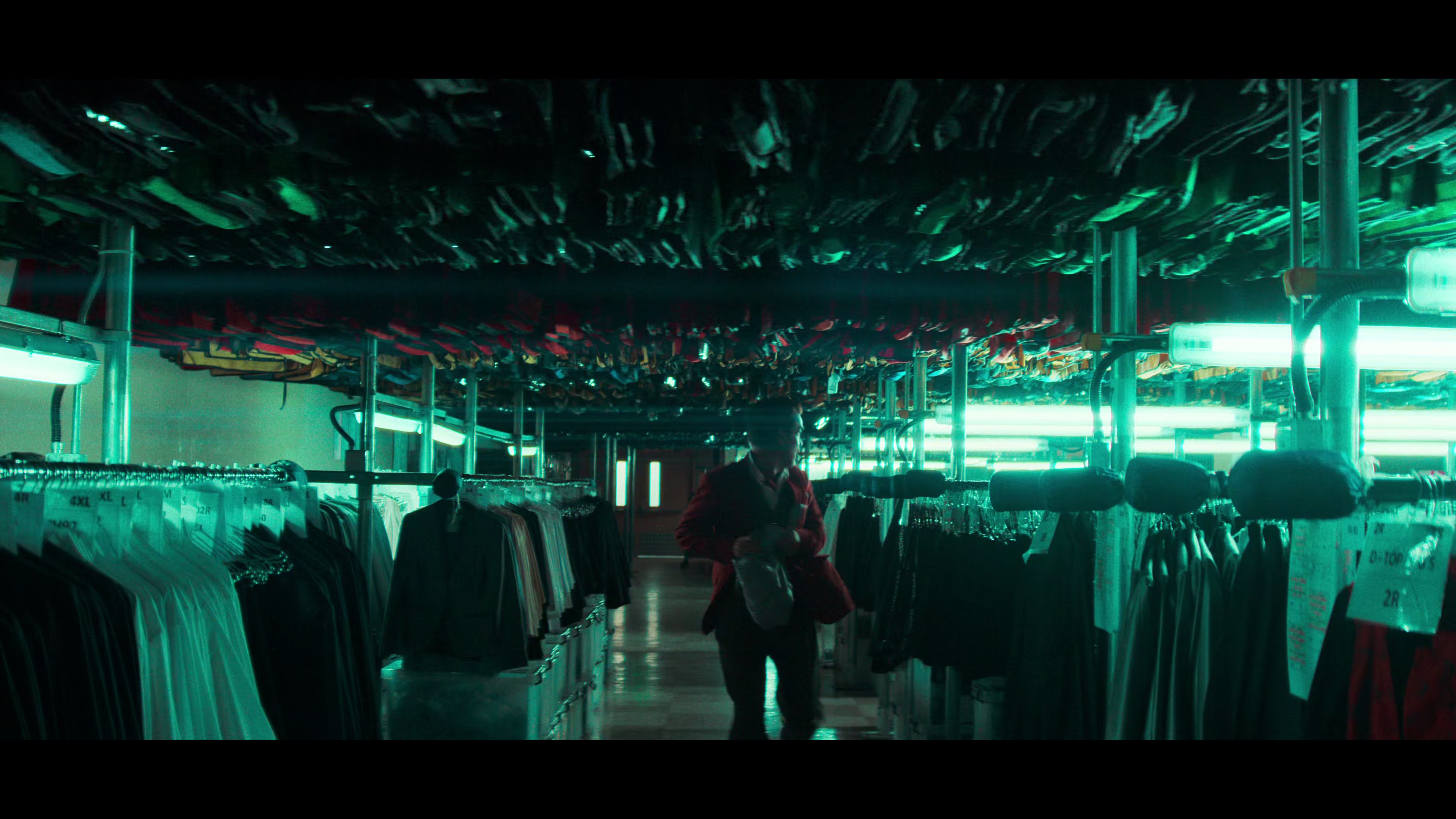 小人物之歌 [简繁英字幕].Ballad.of.a.Small.Player.2025.2160p.NF.WEB-DL.H.265.DDP5.1.Atmos-QuickIO 8.93GB-3.png