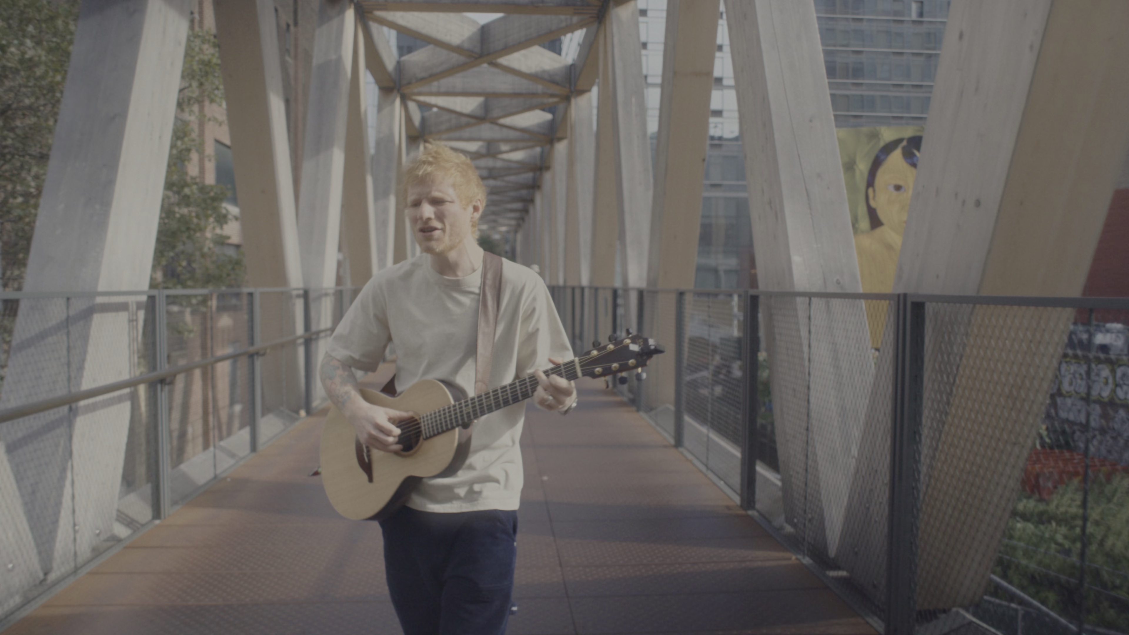 艾德·希兰：一镜到底《合辑》[简繁英字幕].ONE.SHOT.with.Ed.Sheeran.2025.1080p.NF.WEB-DL.DDP5.1.Atmo-1.png