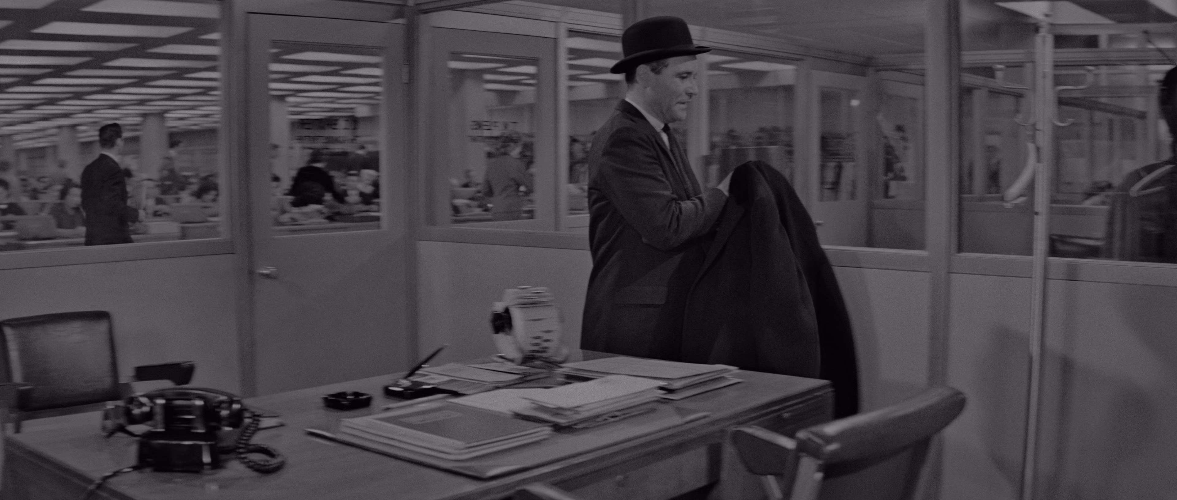 桃色公寓 [HDR/杜比视界双版本][简繁英字幕].The.Apartment.1960.2160p.UHD.BluRay.DV.x265.10bit.DTS-HD.MA.5.1-ParkHD 22.54GB-7.png