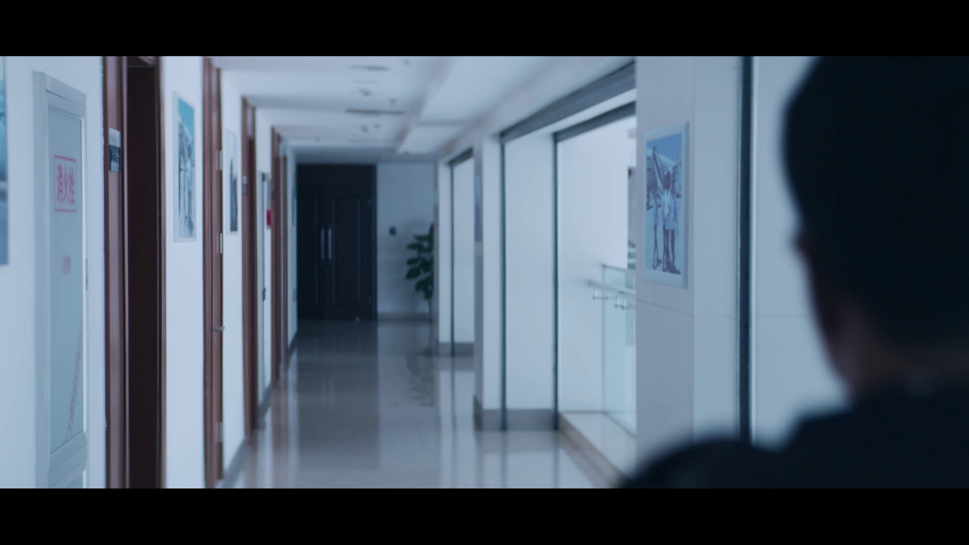 猎狐·行动 [国语配音/中文字幕].Fox.Hunt.2025.1080p.NF.WEB-DL.DDP5.1.H264-PandaQT 4.15GB-2.png