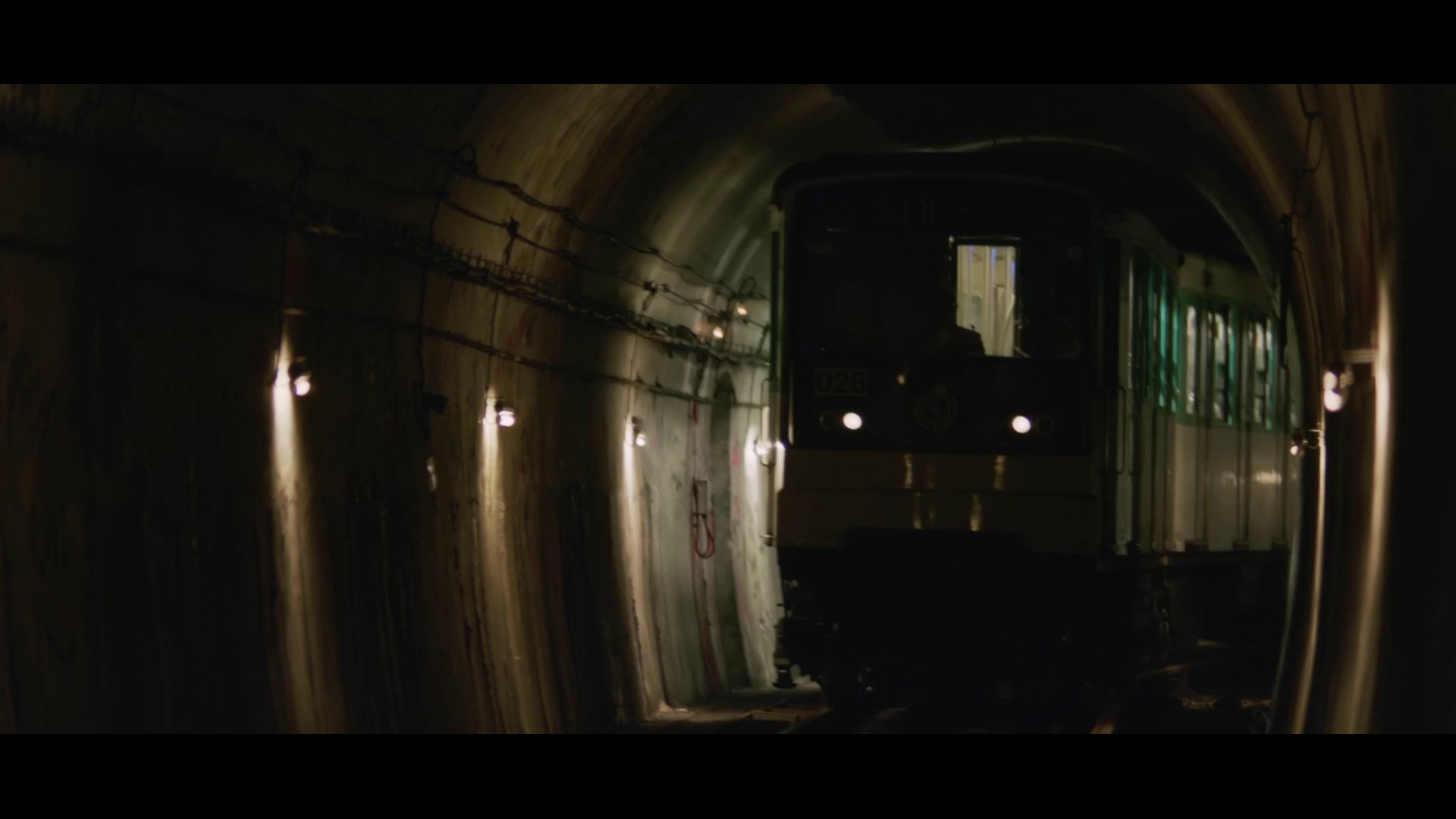 猎狐·行动 [国语配音/中文字幕].Fox.Hunt.2025.1080p.NF.WEB-DL.DDP5.1.H264-PandaQT 4.15GB-6.png