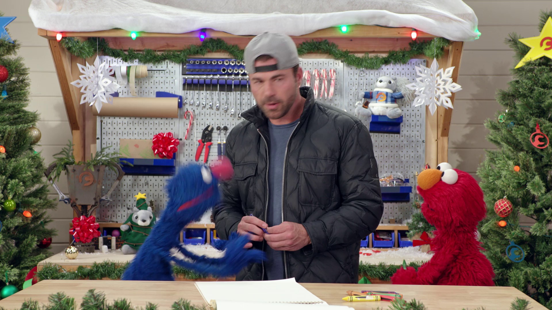 艾摩与马克·罗伯：快乐礼物节 [简繁英字幕].2025.1080p.NF.WEB-DL.DDP5.1.H264-PandaQT 1.31GB-3.png