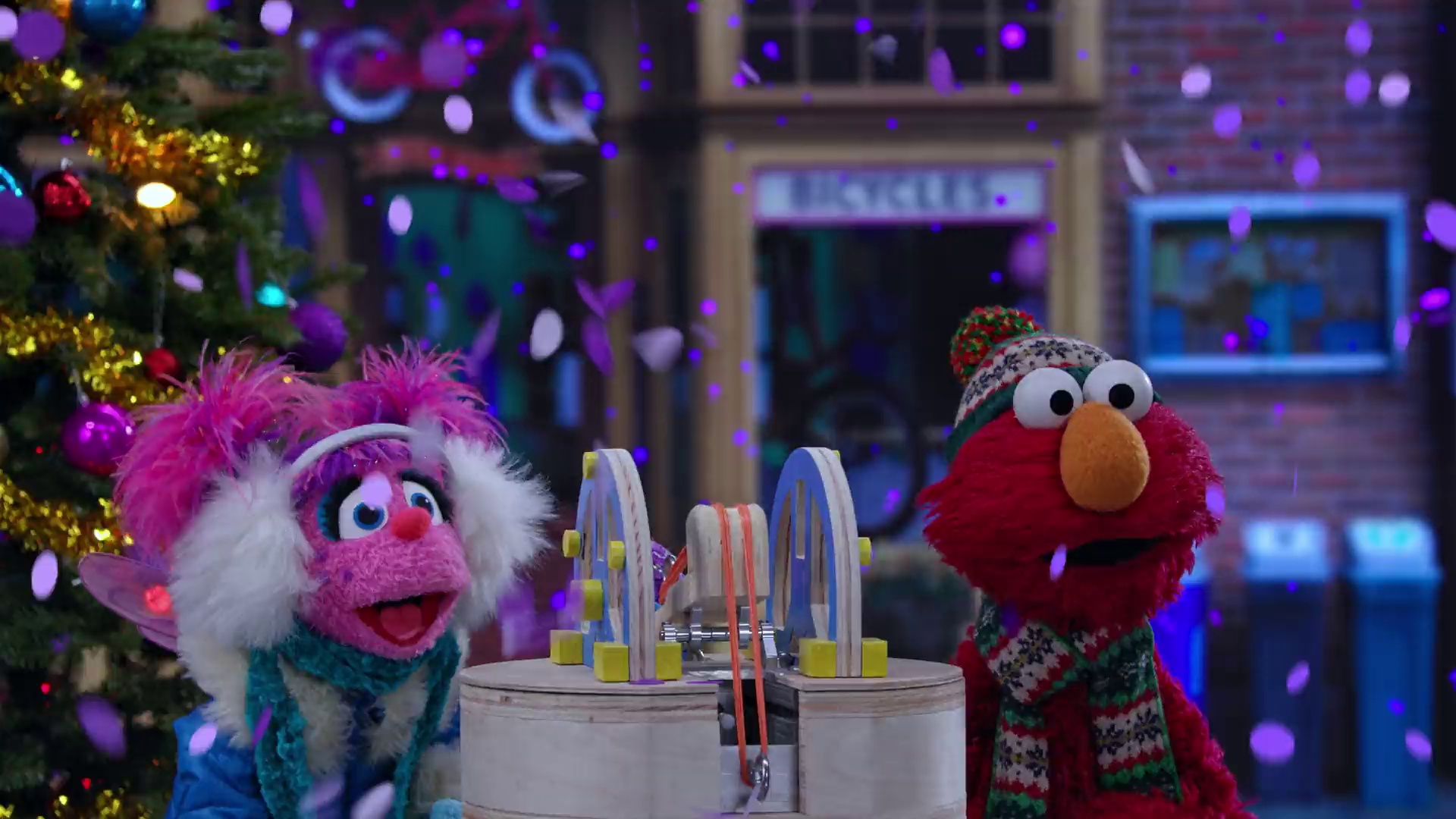 艾摩与马克·罗伯：快乐礼物节 [简繁英字幕].2025.1080p.NF.WEB-DL.DDP.5.1.H.264-DreamHD 1.31GB-7.png