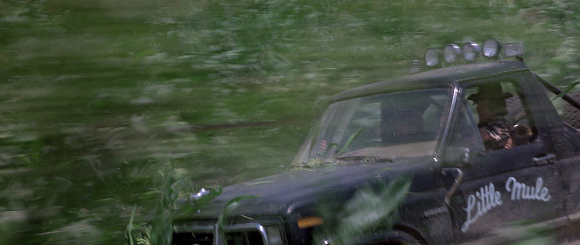 绿宝石 [简繁英字幕].Romancing.the.Stone.1984.1080p.BluRay.x265.10bit.DTS-QuickIO 7.87GB-5.png