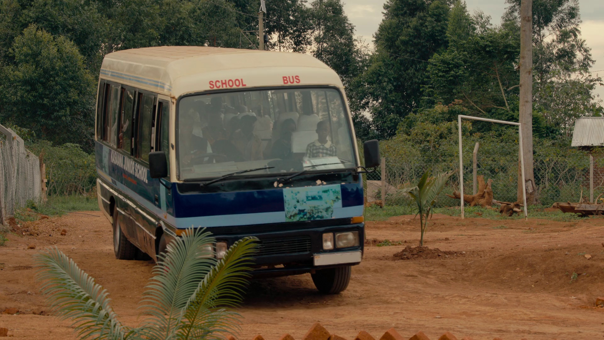 马萨卡的孩子：舞出希望 [简繁英字幕].Masaka.Kids.a.Rhythm.Within.2025.1080p.NF.WEB-DL.DDP5.1.H264-PandaQT 1.56GB-4.png